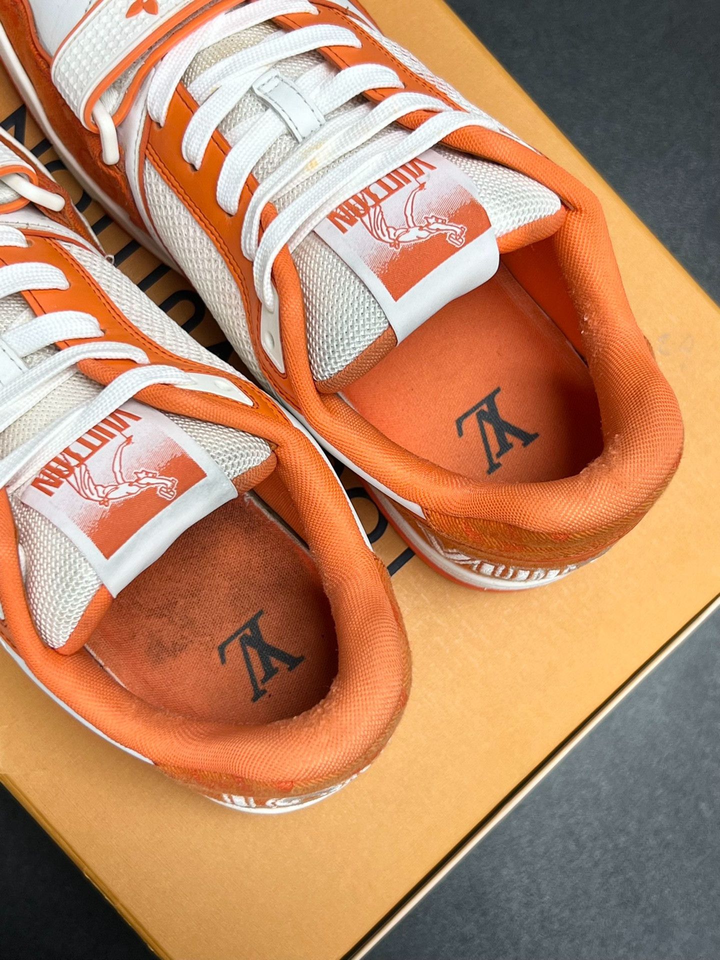 Louis Vuitton Louis Vuitton Training White Lowtop Sneakers 8.5 Men Size US 8.5 / EU 41-42 - 4 Thumbnail