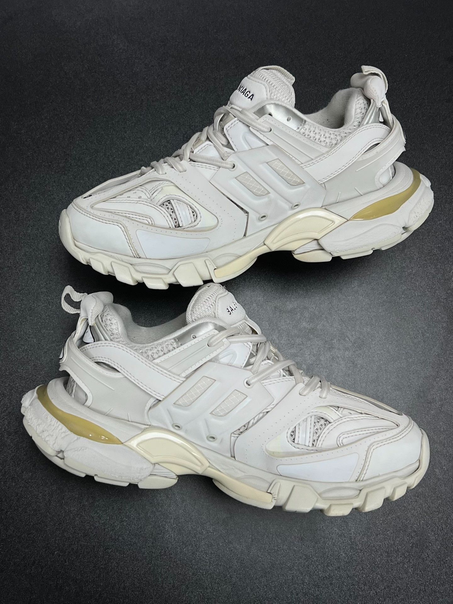 Balenciaga Balenciaga White Lowtop Sneakers us_7 Women Size US 7 / IT 37 - 6 Thumbnail