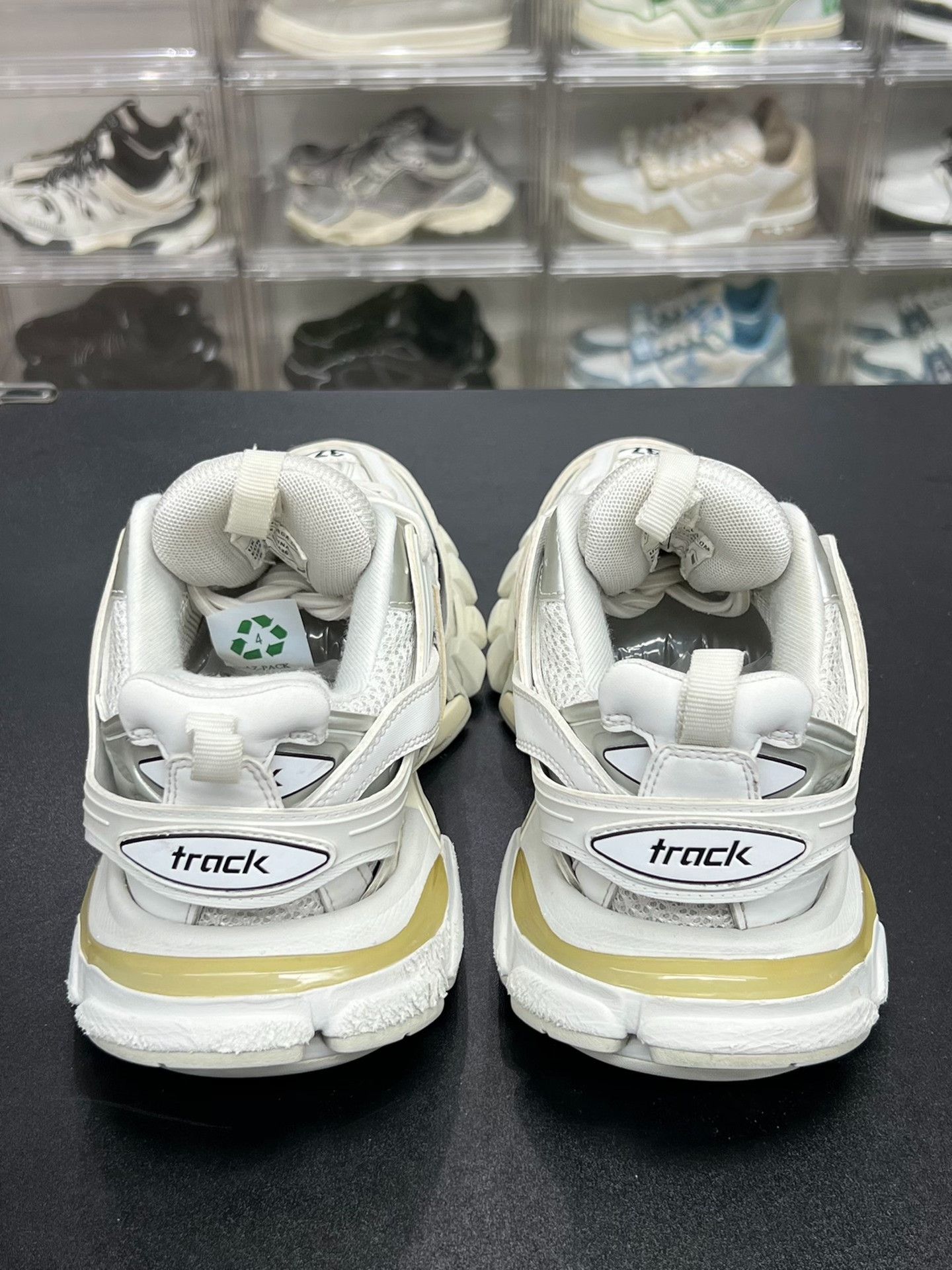 Balenciaga Balenciaga White Lowtop Sneakers us_7 Women Size US 7 / IT 37 - 7 Thumbnail