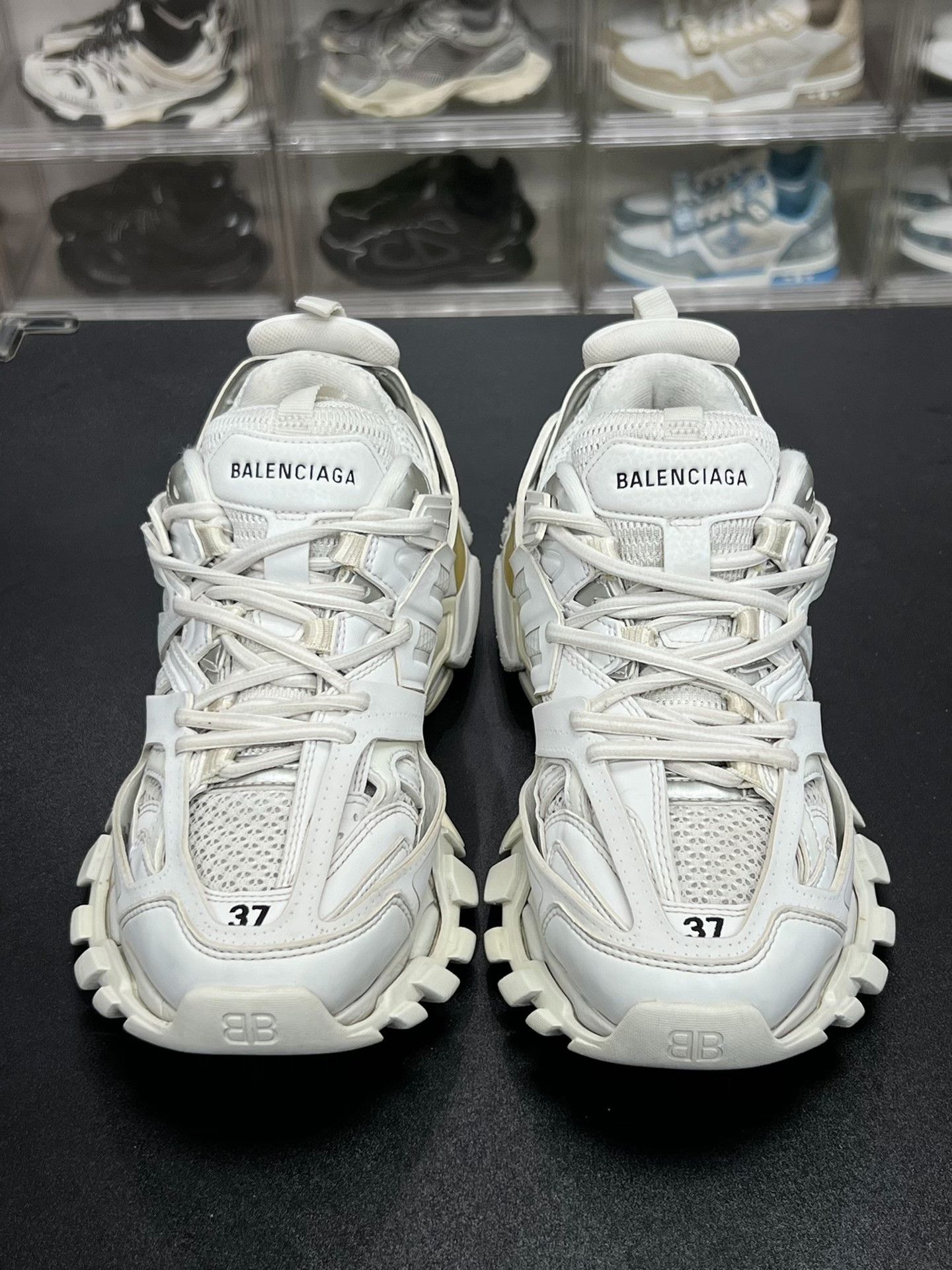 Balenciaga Balenciaga White Lowtop Sneakers us_7 Women Size US 7 / IT 37 - 2 Thumbnail