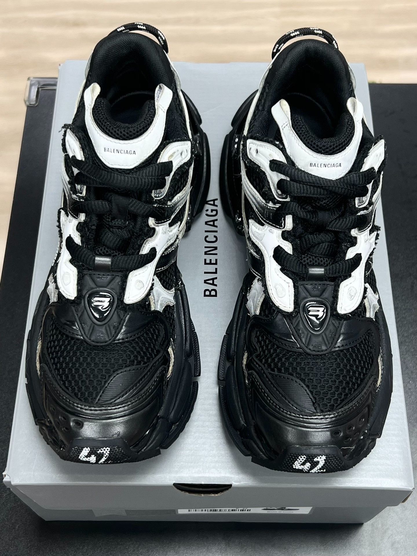Balenciaga Balenciaga Running Black Lowtop Sneakers 9 Men Size US 9 / EU 42 - 3 Thumbnail