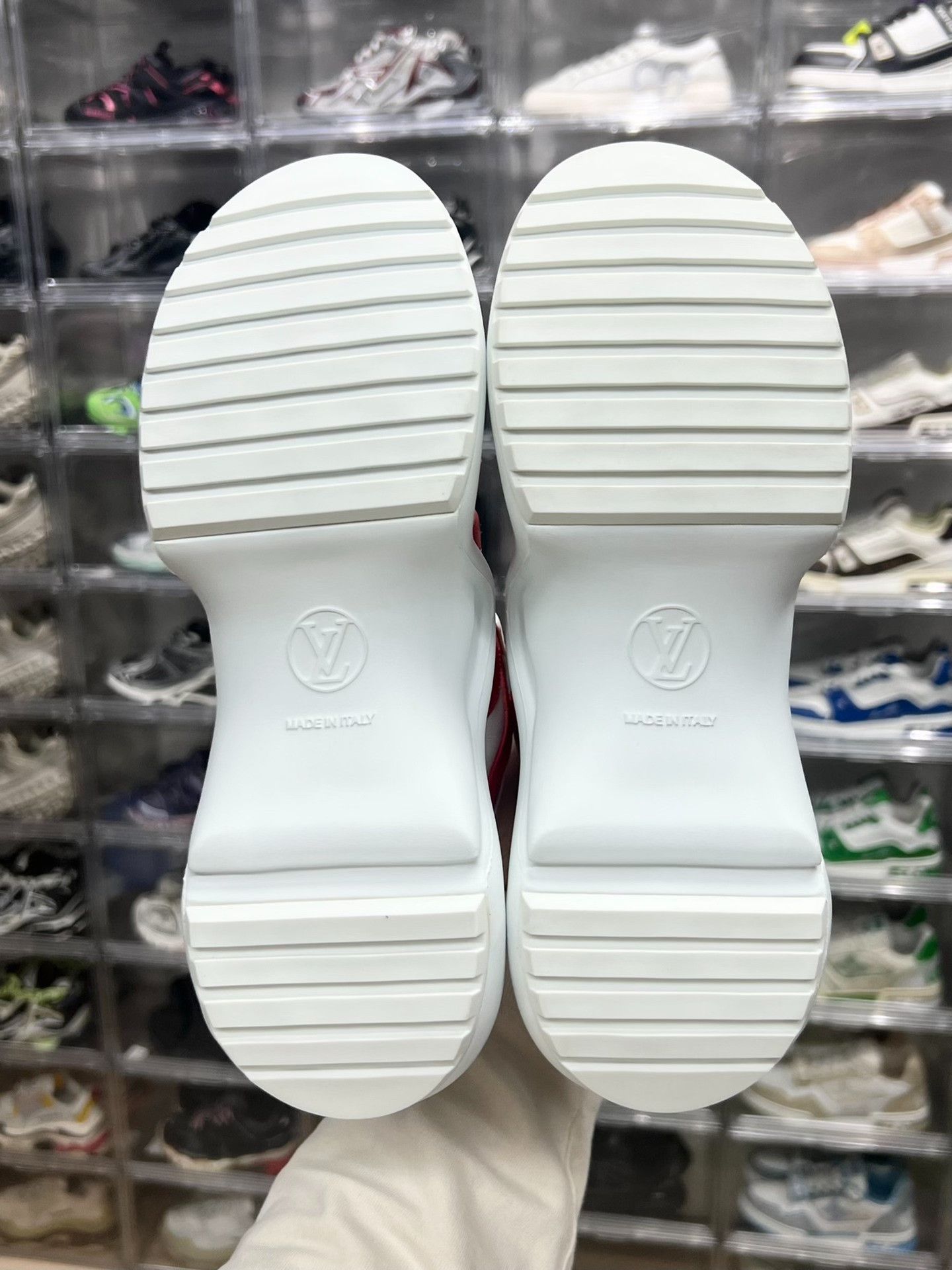 Louis Vuitton Louis Vuitton Red Lowtop Sneakers us_7 Women Size US 7 / IT 37 - 8 Thumbnail