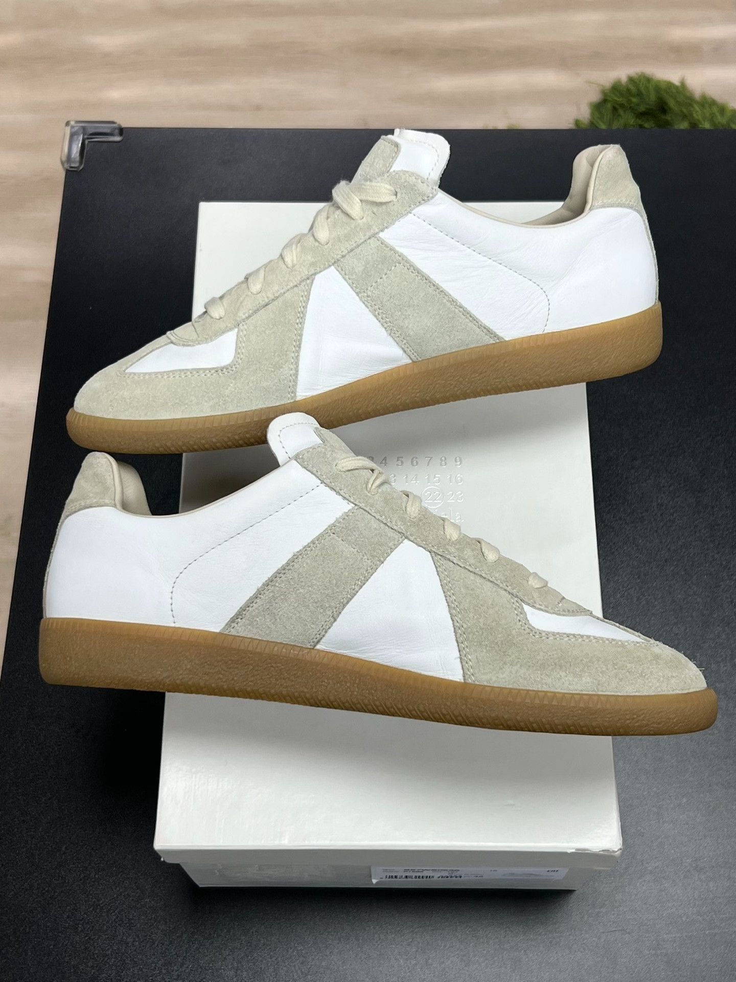 Maison Margiela Maison Margiela White Lowtop Sneakers 9 Men Size US 9 / EU 42 - 6 Thumbnail