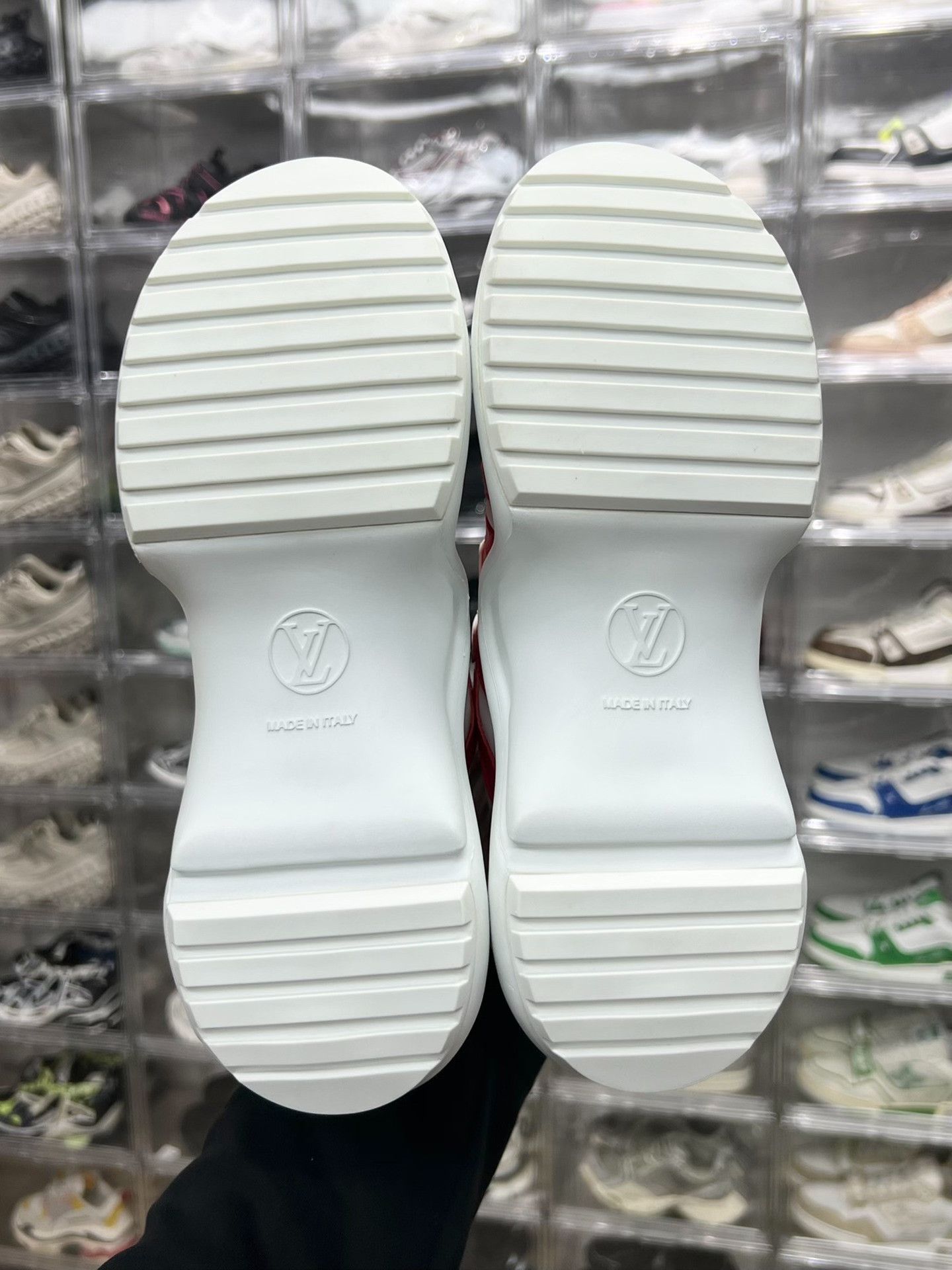 Louis Vuitton Louis Vuitton Red Lowtop Sneakers us_6 Women Size US 6 / IT 36 - 8 Thumbnail