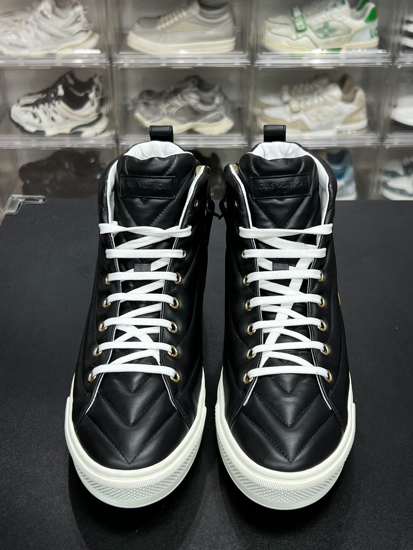 Louis Vuitton Louis Vuitton Leather Black Lowtop Sneakers 6 Men Size US 6 / EU 39 - 2 Thumbnail