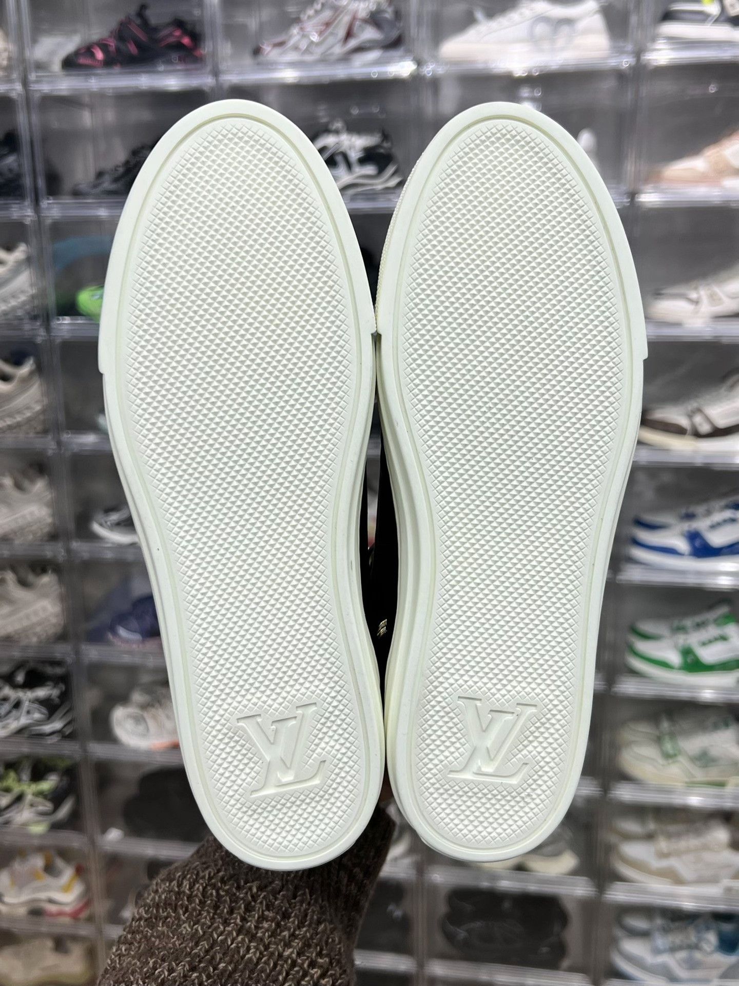 Louis Vuitton Louis Vuitton Leather Black Lowtop Sneakers 6 Men Size US 6 / EU 39 - 8 Thumbnail