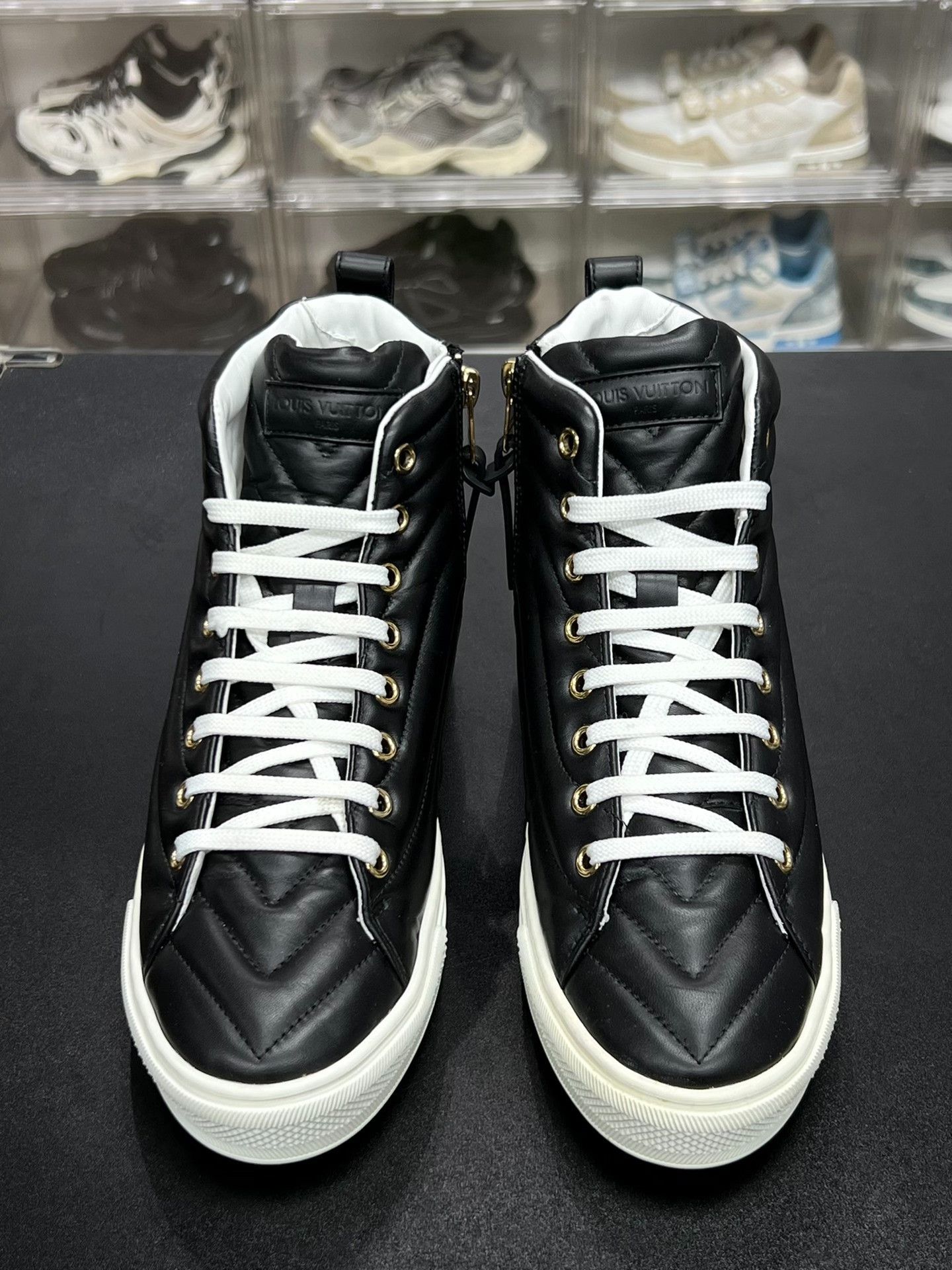 Louis Vuitton Louis Vuitton Leather Black Hitop Sneakers us_5 Women Size US 5 / IT 35 - 2 Thumbnail