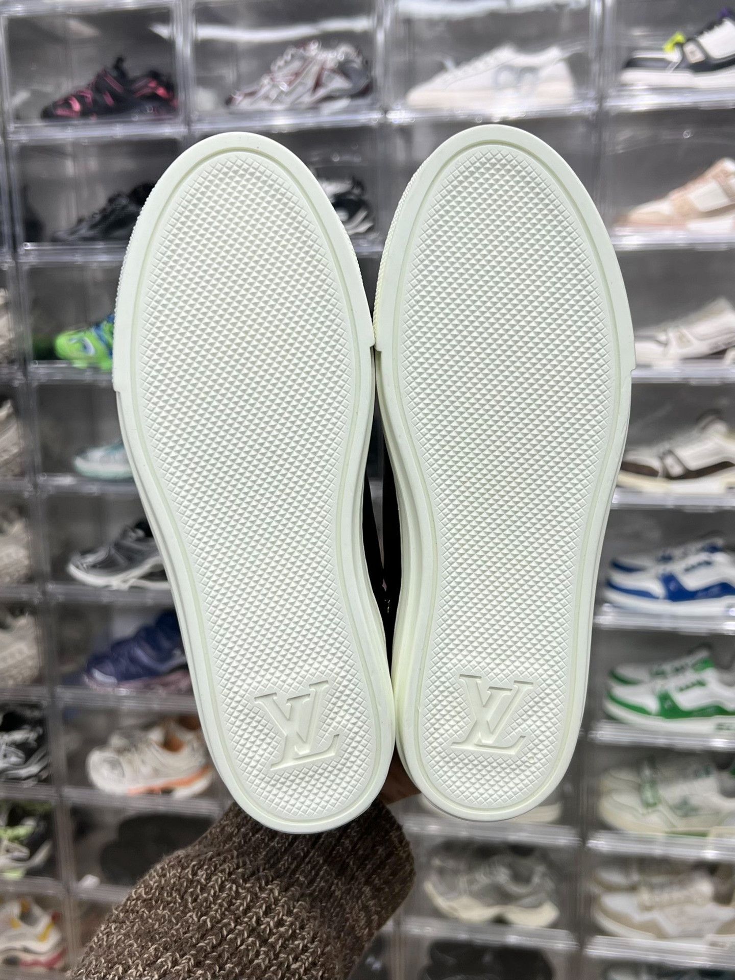 Louis Vuitton Louis Vuitton Leather Black Hitop Sneakers us_5 Women Size US 5 / IT 35 - 8 Thumbnail