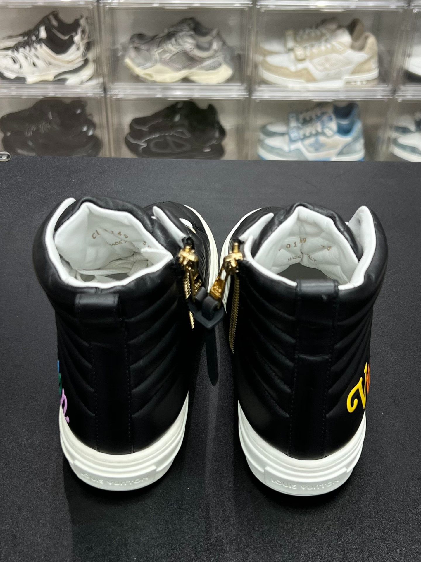 Louis Vuitton Louis Vuitton Leather Black Hitop Sneakers us_5 Women Size US 5 / IT 35 - 7 Thumbnail