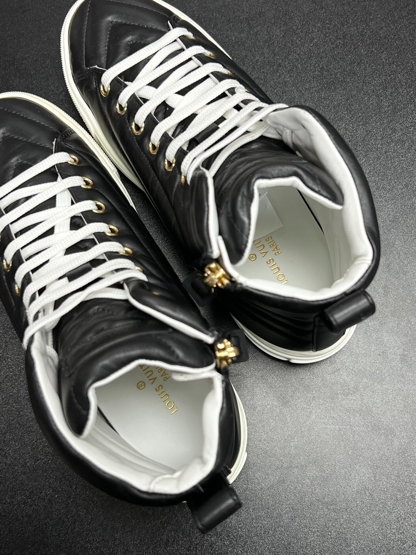 Louis Vuitton Louis Vuitton Leather Black Hitop Sneakers us_5 Women Size US 5 / IT 35 - 4 Thumbnail