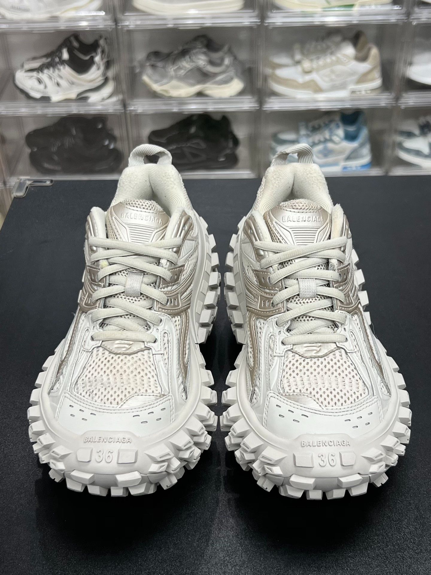 Balenciaga Balenciaga Brown Lowtop Sneakers us_6 Women Size US 6 / IT 36 - 2 Thumbnail