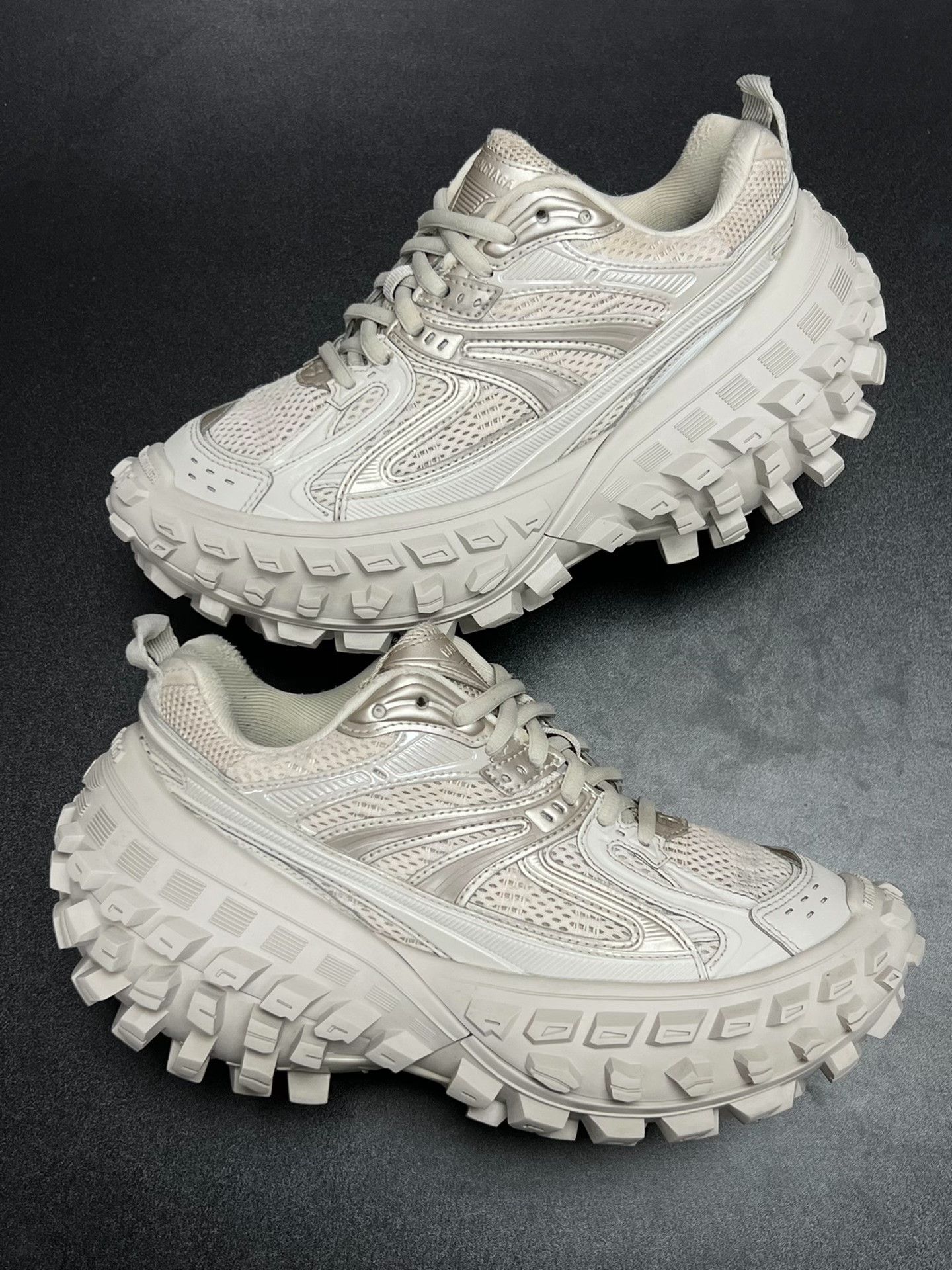 Balenciaga Balenciaga Brown Lowtop Sneakers us_6 Women Size US 6 / IT 36 - 5 Thumbnail