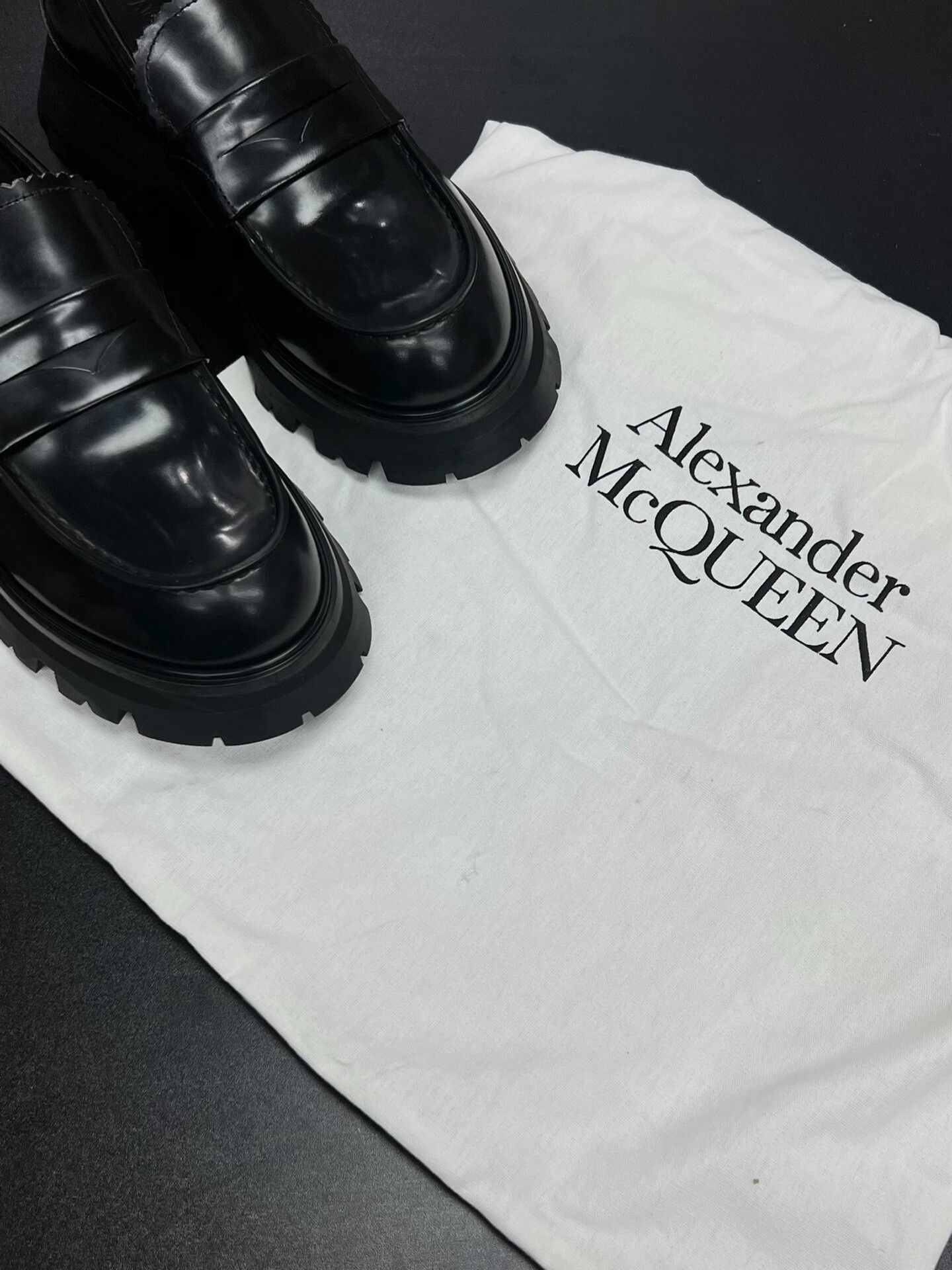 Alexander McQueen Alexander McQueen Patent Black Lowtop Sneakers us_7 Women Size US 7 / IT 37 - 9 Thumbnail