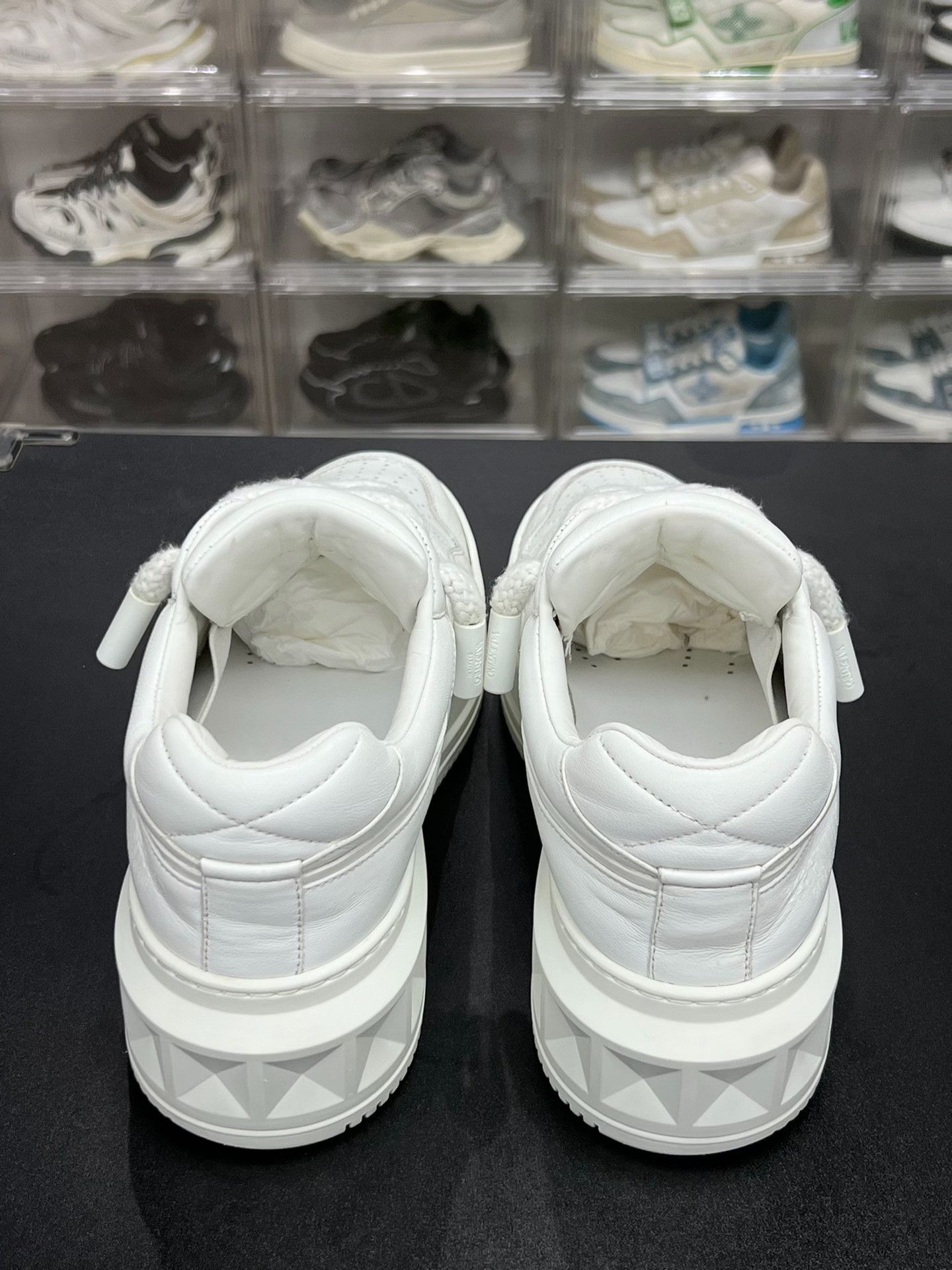 Valentino Valentino White Lowtop Sneakers 8 Men Size US 8 / EU 41 - 7 Thumbnail