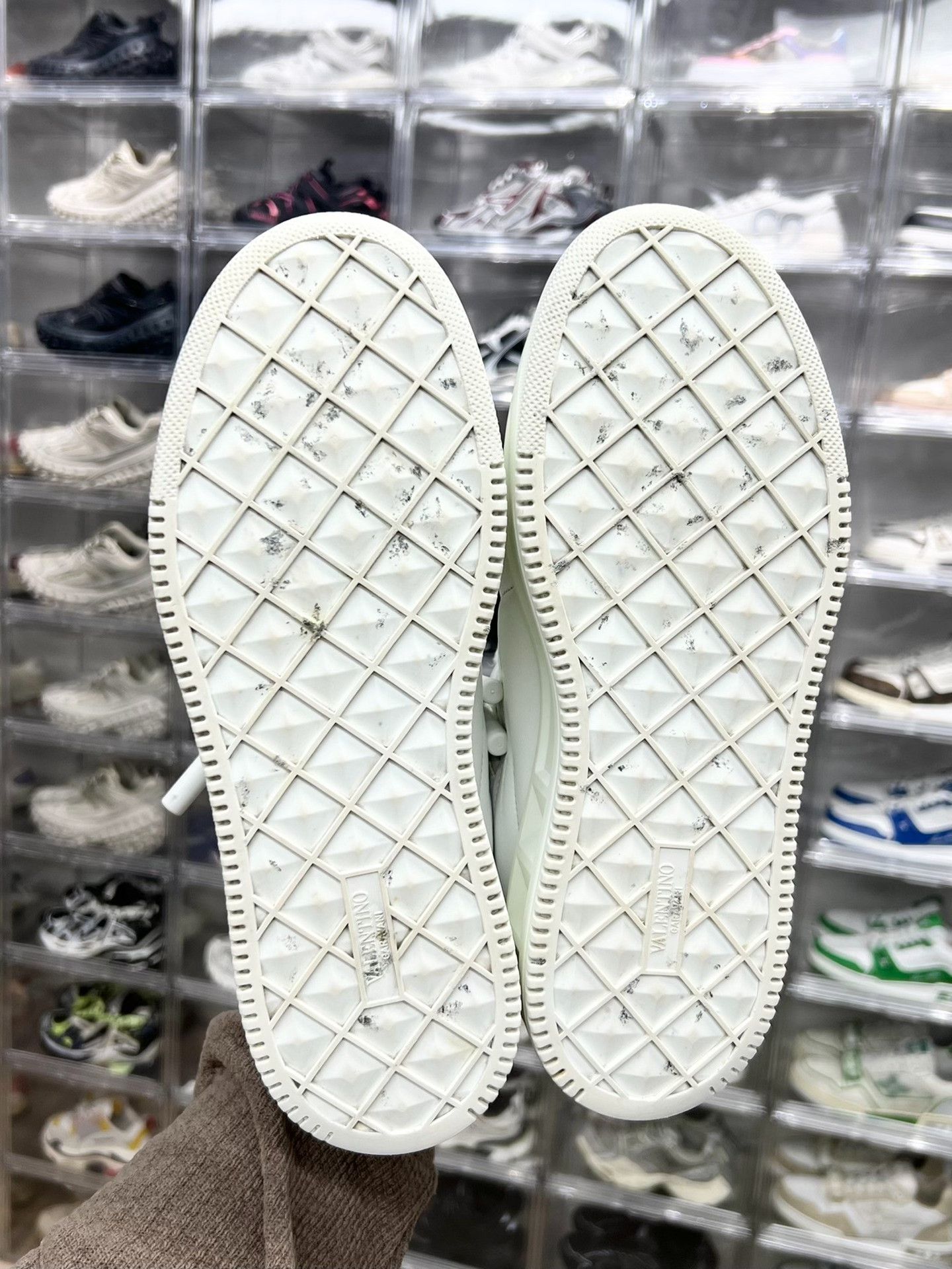 Valentino Valentino White Lowtop Sneakers 8 Men Size US 8 / EU 41 - 8 Thumbnail