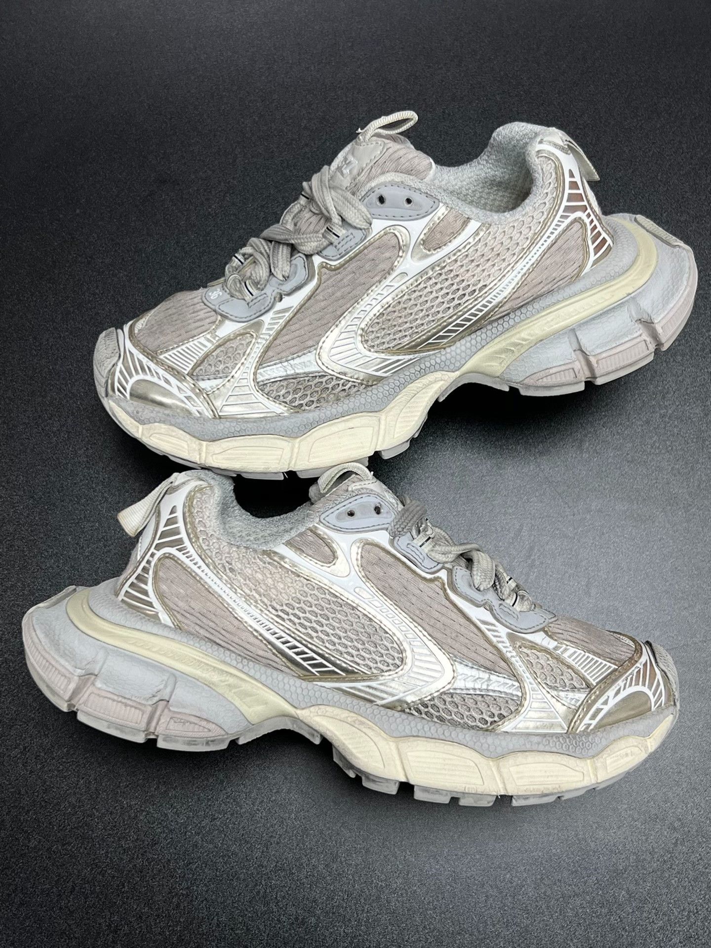 Balenciaga Balenciaga White Lowtop Sneakers us_6 Women Size US 6 / IT 36 - 5 Thumbnail