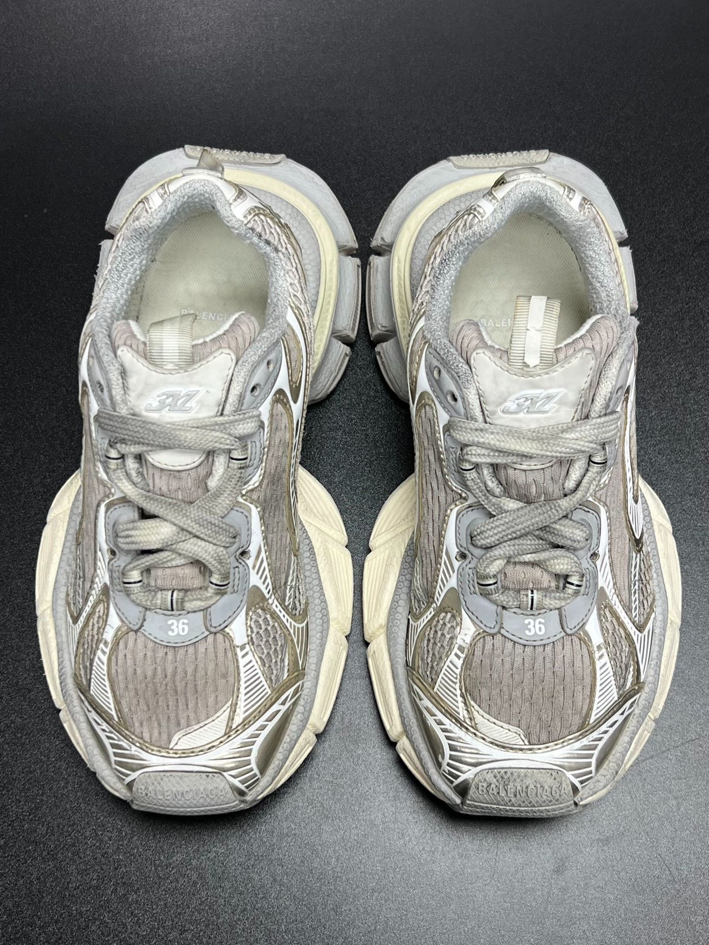 Balenciaga Balenciaga White Lowtop Sneakers us_6 Women Size US 6 / IT 36 - 3 Thumbnail
