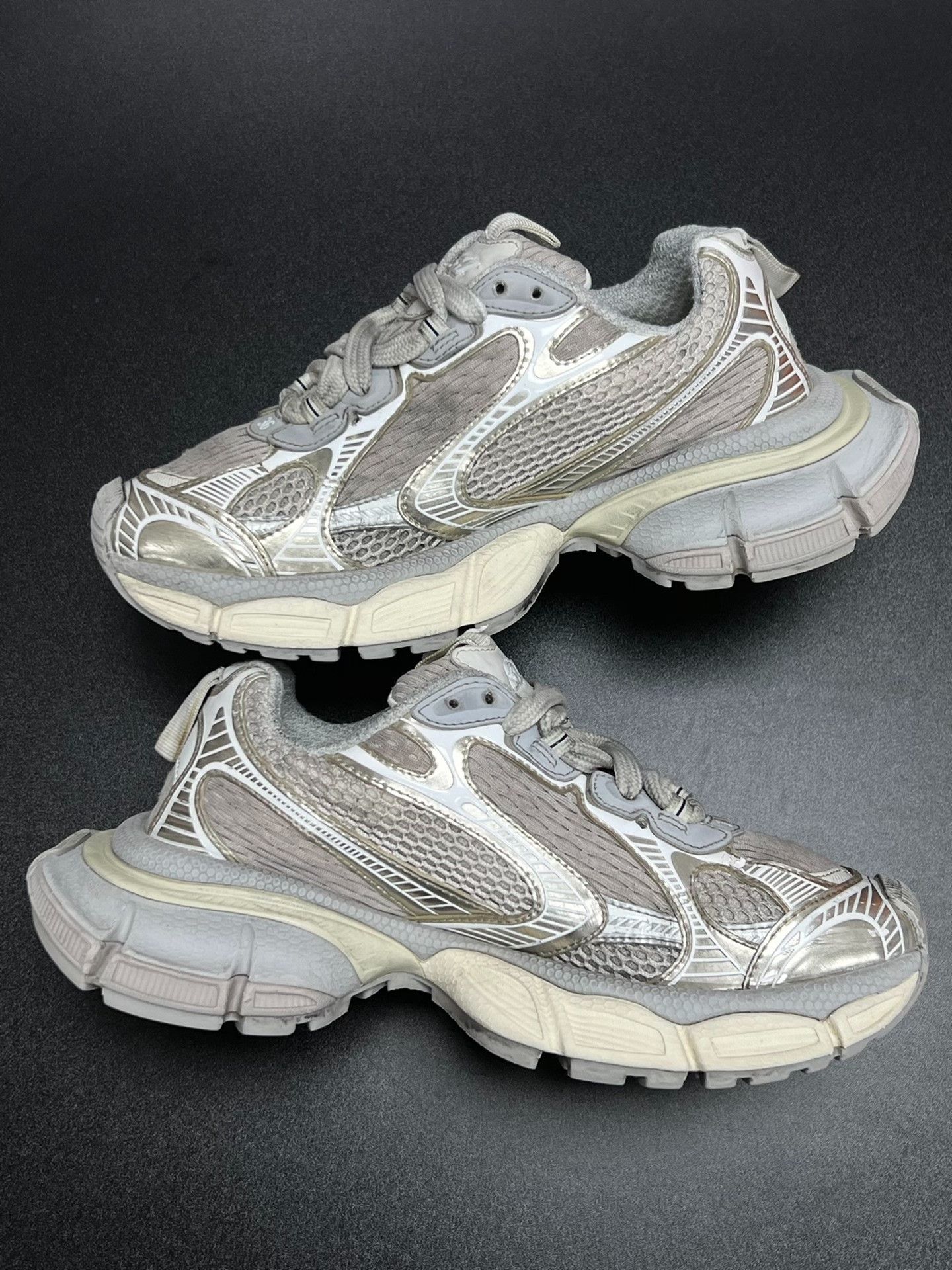 Balenciaga Balenciaga White Lowtop Sneakers us_6 Women Size US 6 / IT 36 - 6 Thumbnail
