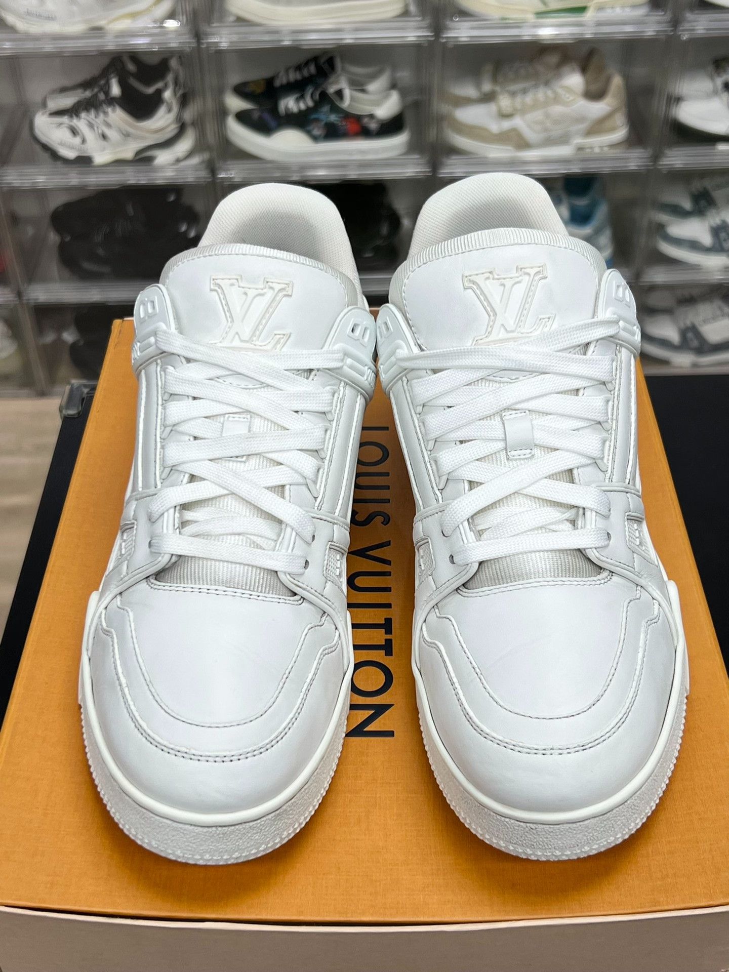 Louis Vuitton Louis Vuitton Training White Lowtop Sneakers 10.5 Men Size US 10.5 / EU 43-44 - 2 Thumbnail