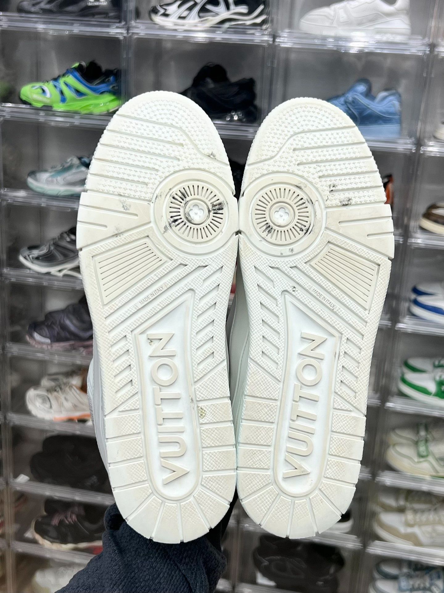 Louis Vuitton Louis Vuitton Training White Lowtop Sneakers 10.5 Men Size US 10.5 / EU 43-44 - 8 Thumbnail