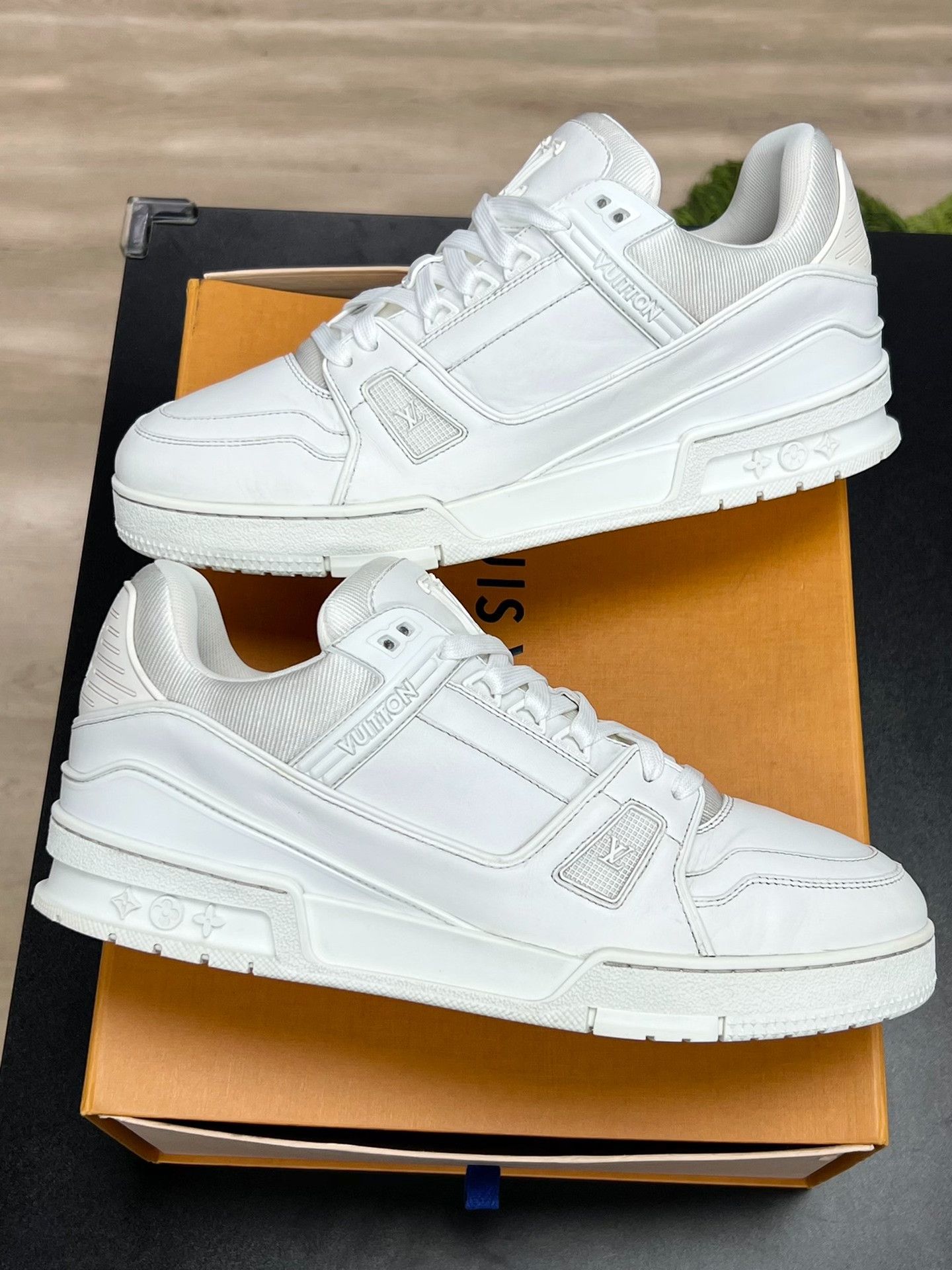 Louis Vuitton Louis Vuitton Training White Lowtop Sneakers 10.5 Men Size US 10.5 / EU 43-44 - 5 Thumbnail