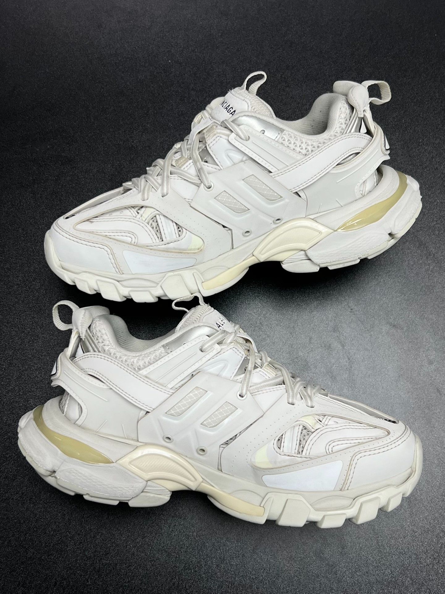Balenciaga Balenciaga White Lowtop Sneakers us_6 Women Size US 6 / IT 36 - 6 Thumbnail