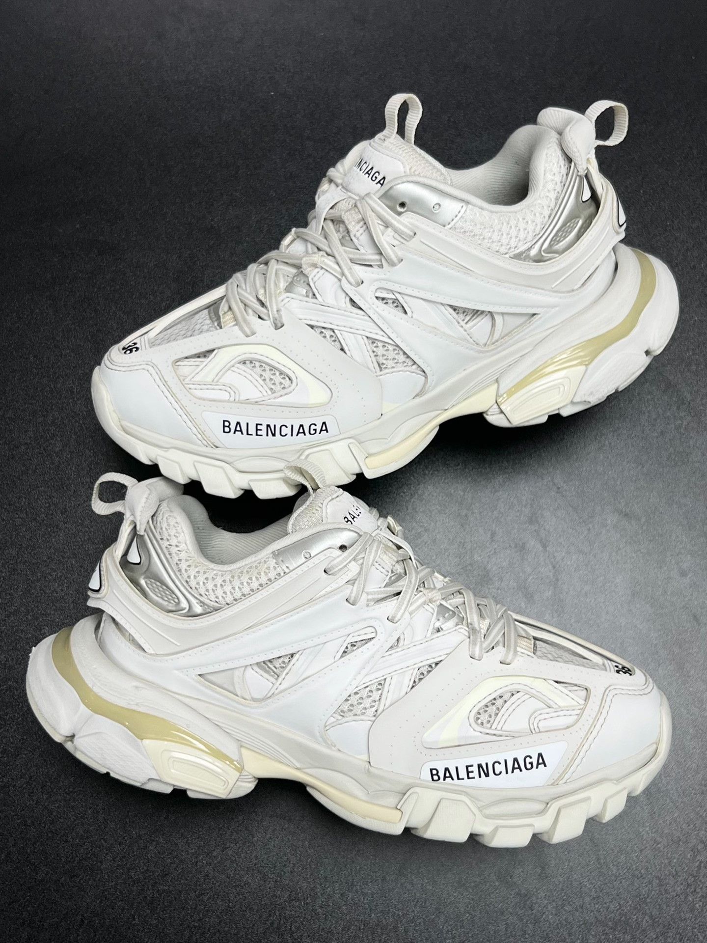 Balenciaga Balenciaga White Lowtop Sneakers us_6 Women Size US 6 / IT 36 - 5 Thumbnail