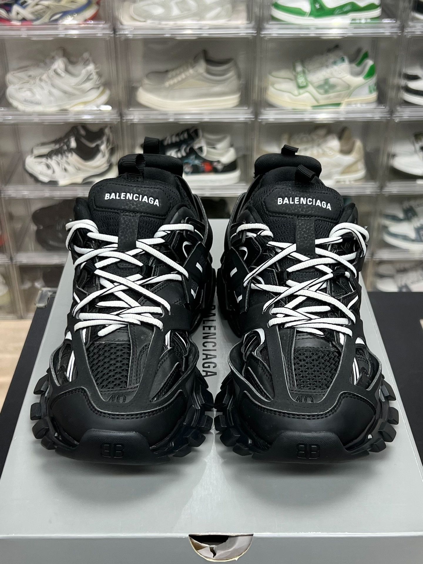 Balenciaga Balenciaga Black Lowtop Sneakers 7 Men Size US 7 / EU 40 - 2 Thumbnail