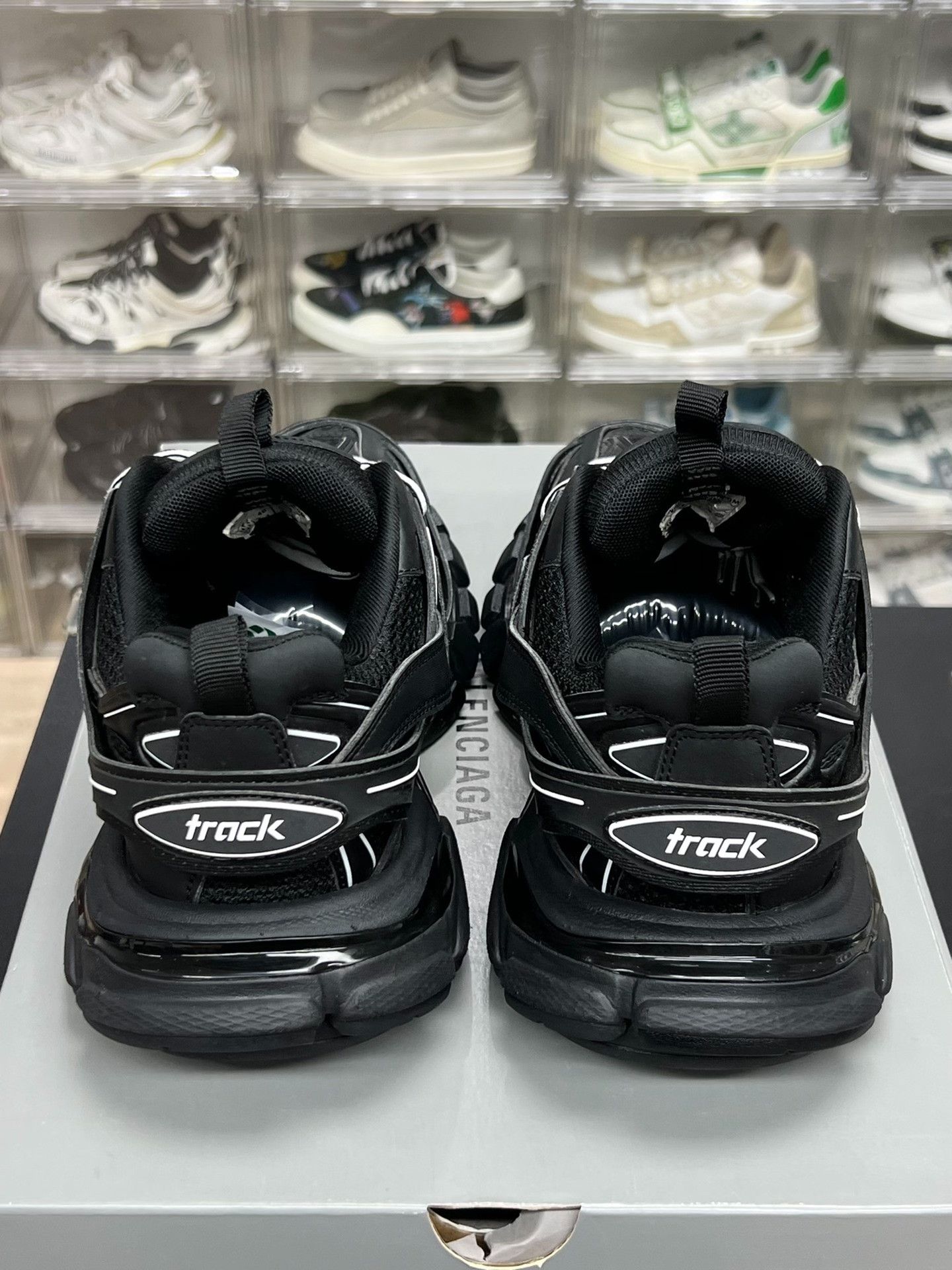 Balenciaga Balenciaga Black Lowtop Sneakers 7 Men Size US 7 / EU 40 - 7 Thumbnail