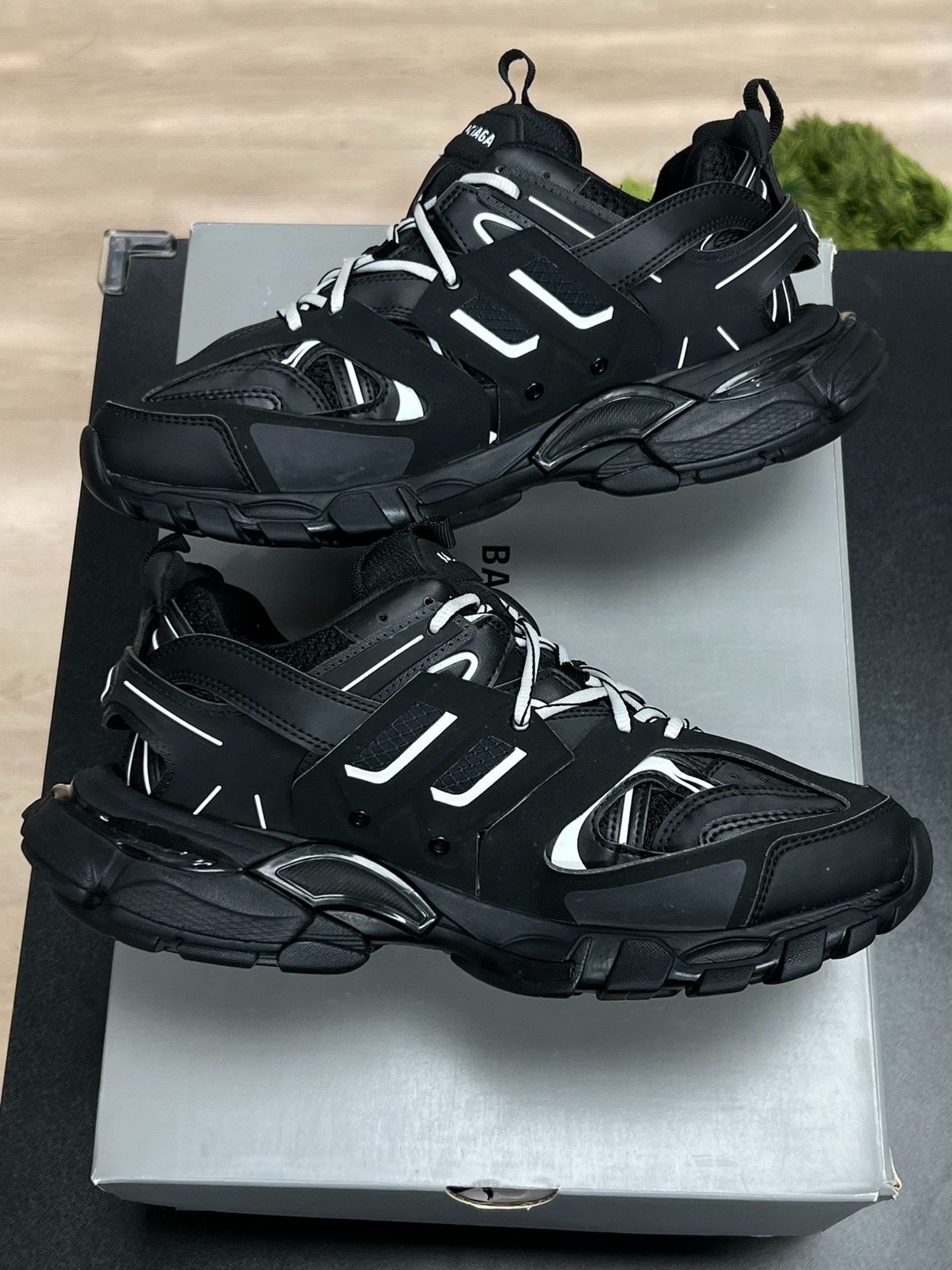 Balenciaga Balenciaga Black Lowtop Sneakers 7 Men Size US 7 / EU 40 - 6 Thumbnail