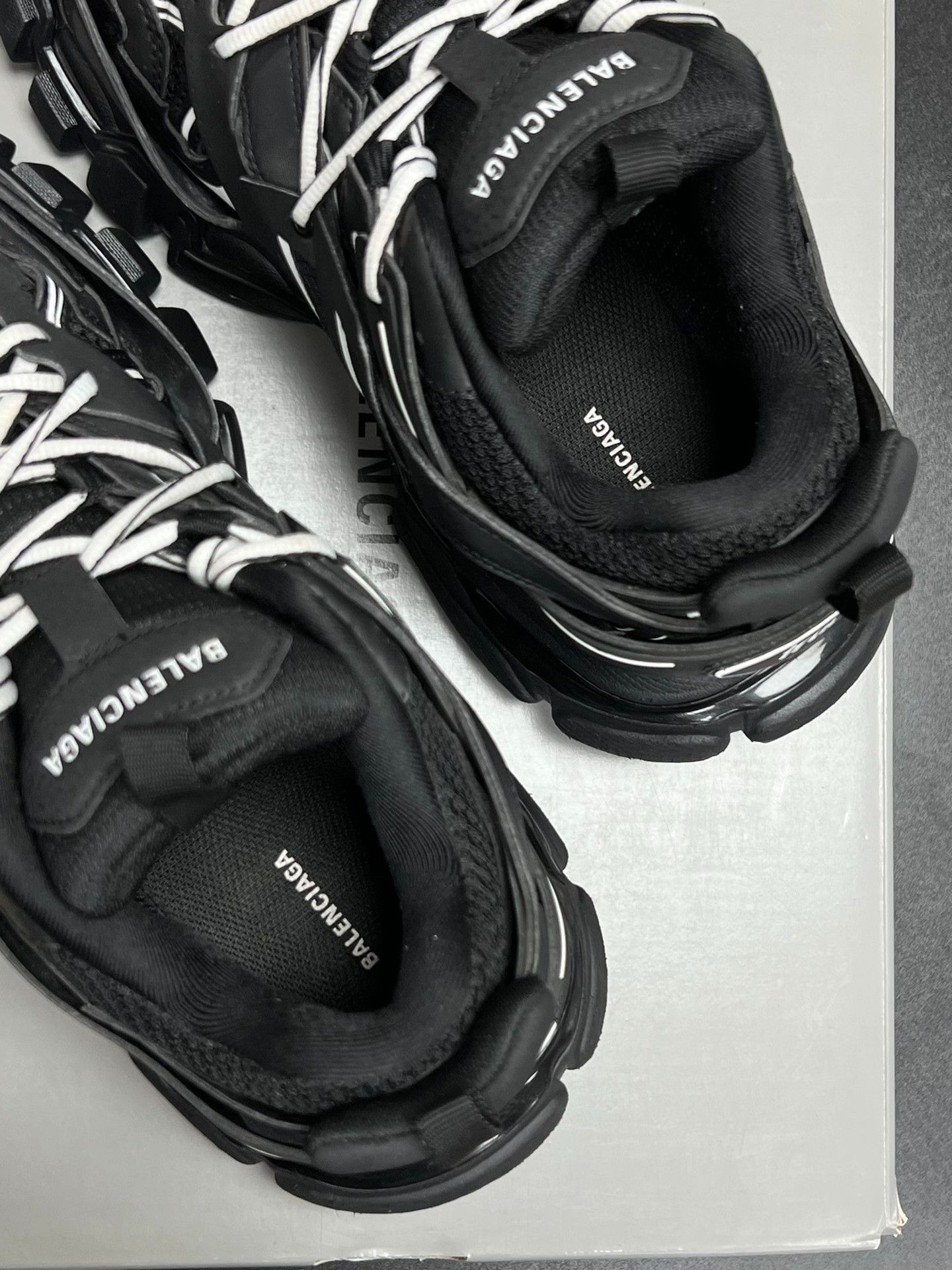 Balenciaga Balenciaga Black Lowtop Sneakers 7 Men Size US 7 / EU 40 - 4 Thumbnail