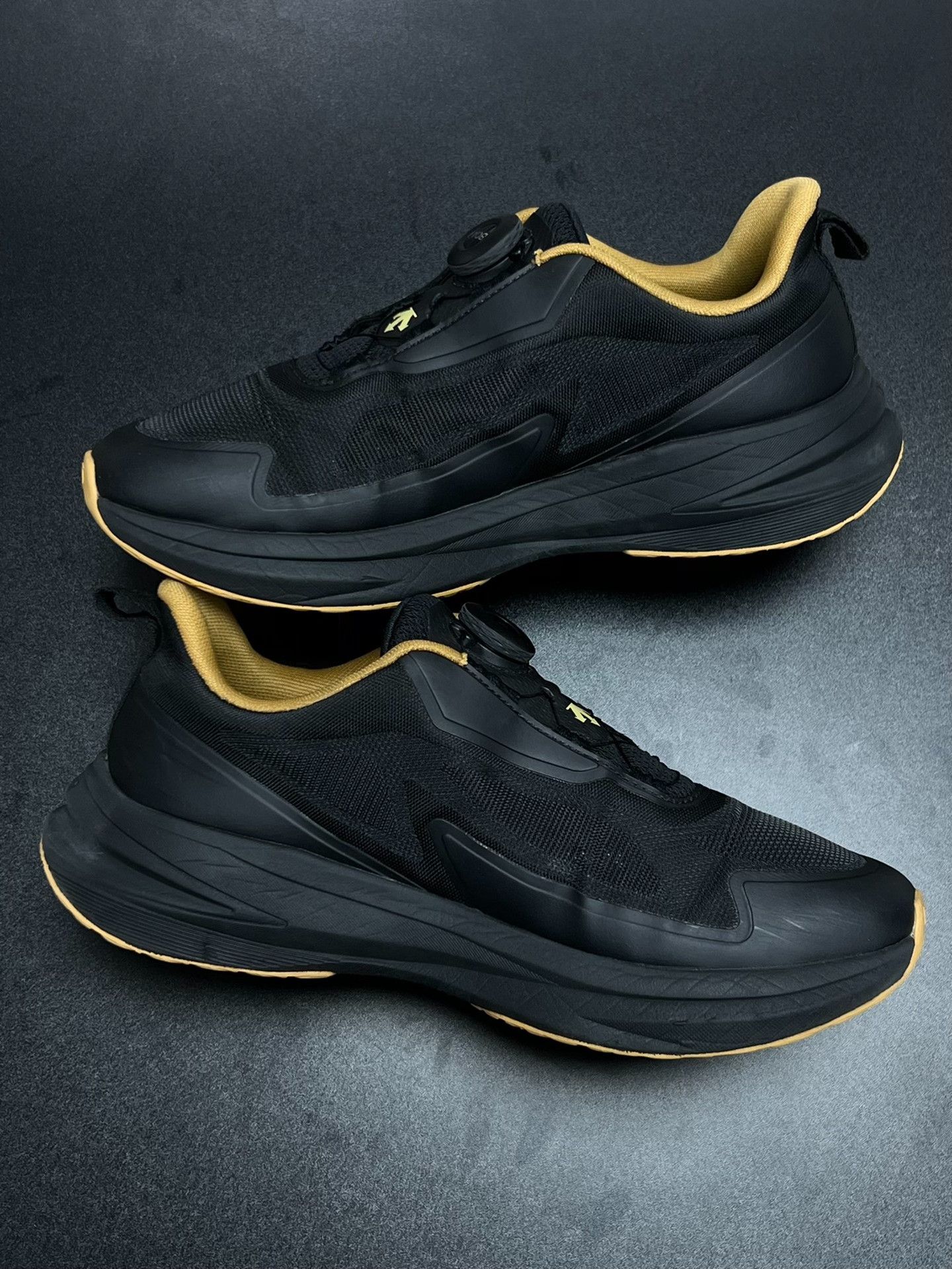 Descente Descente Running Black Lowtop Sneakers 9 Men Size US 9 / EU 42 - 6 Thumbnail
