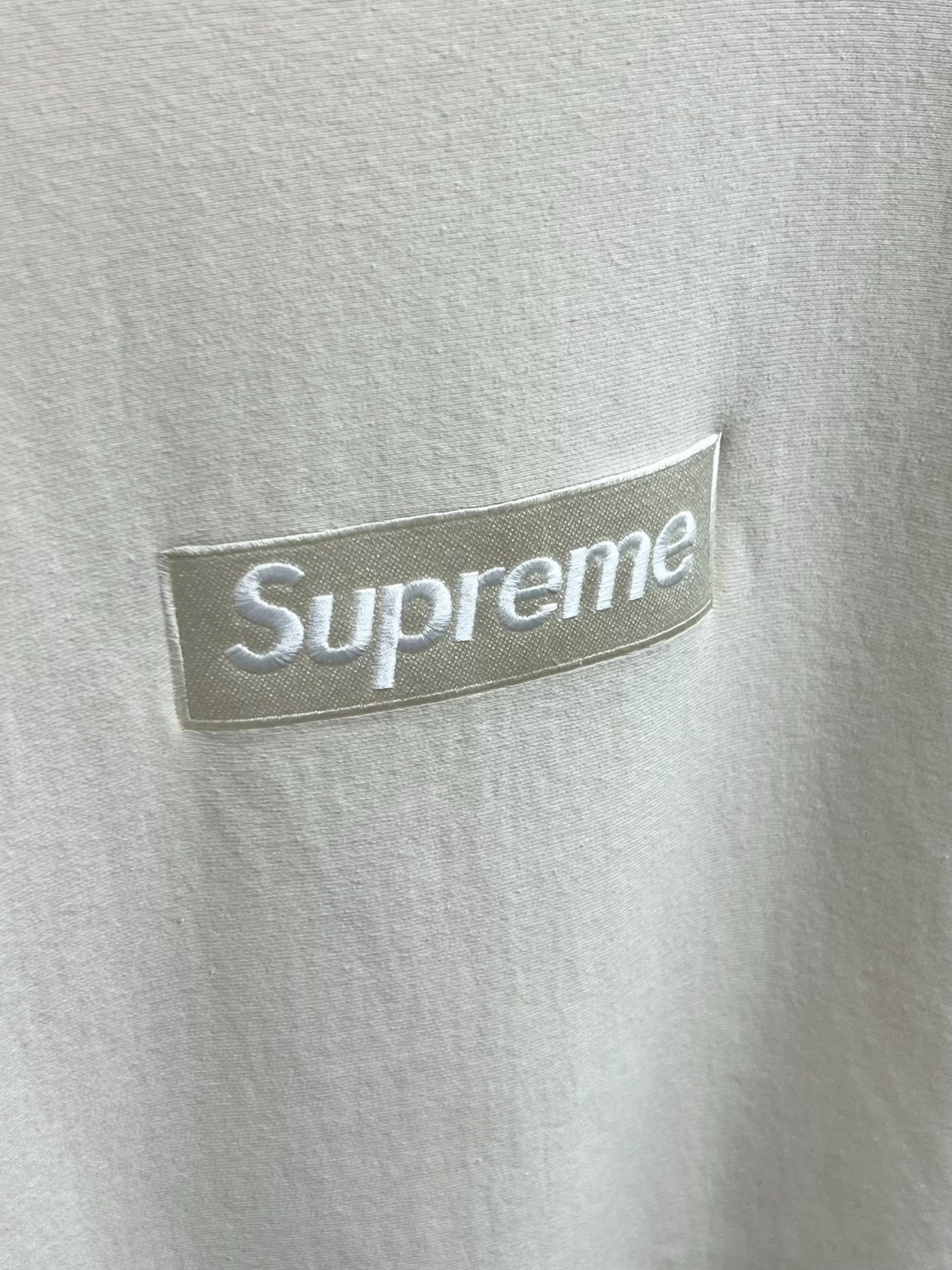 Supreme Supreme Retro White Hoodie l Men Size US L / EU 52-54 / 3 - 3 Thumbnail