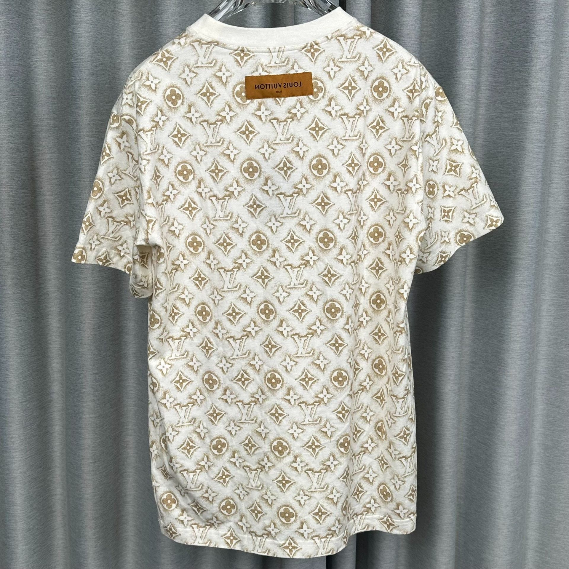 Louis Vuitton Louis Vuitton Monogram Print T-Shirt L Size US L / EU 52-54 / 3 - 3 Thumbnail