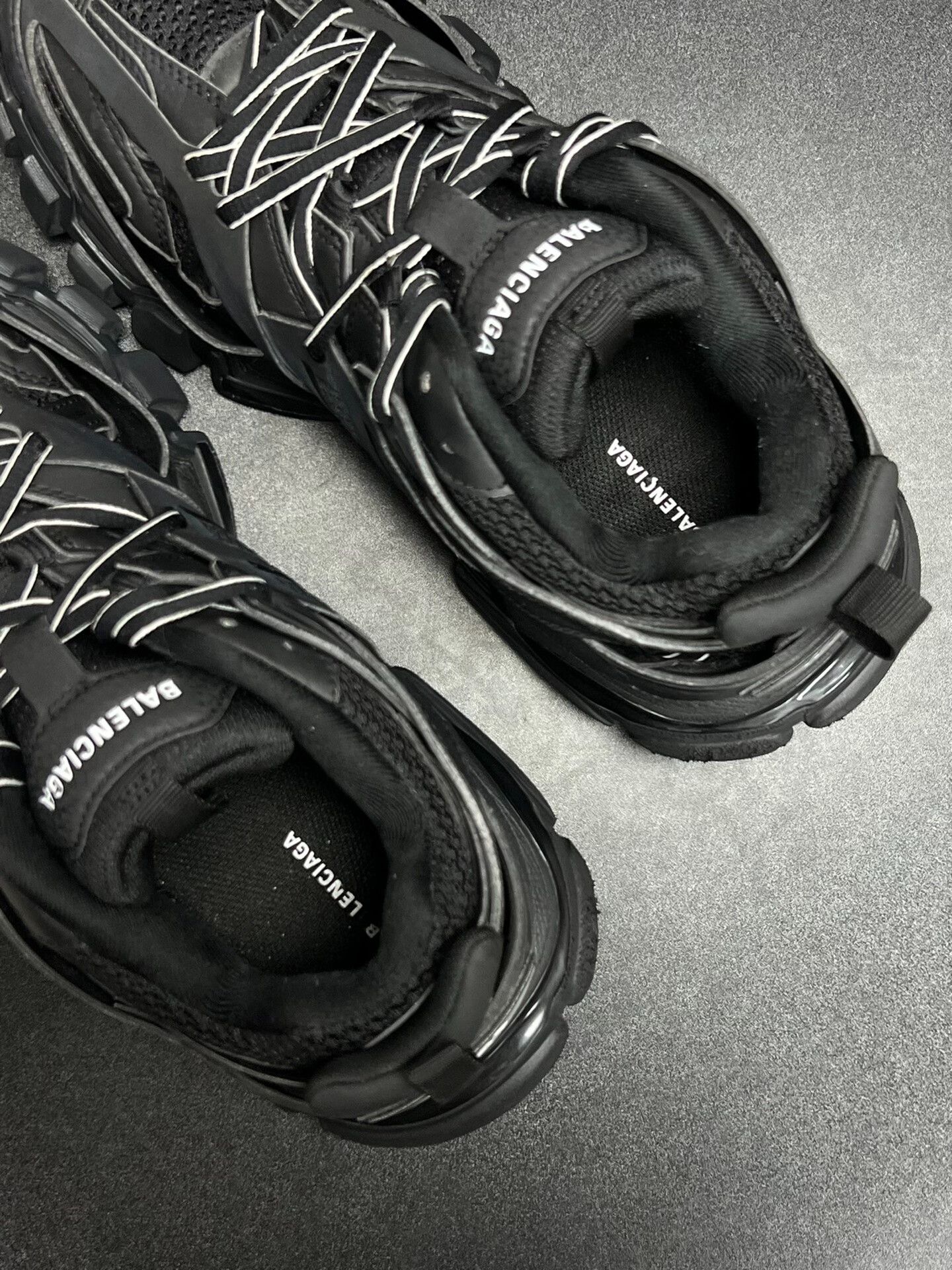 Balenciaga Balenciaga Black Lowtop Sneakers 6 Men Size US 6 / EU 39 - 4 Thumbnail