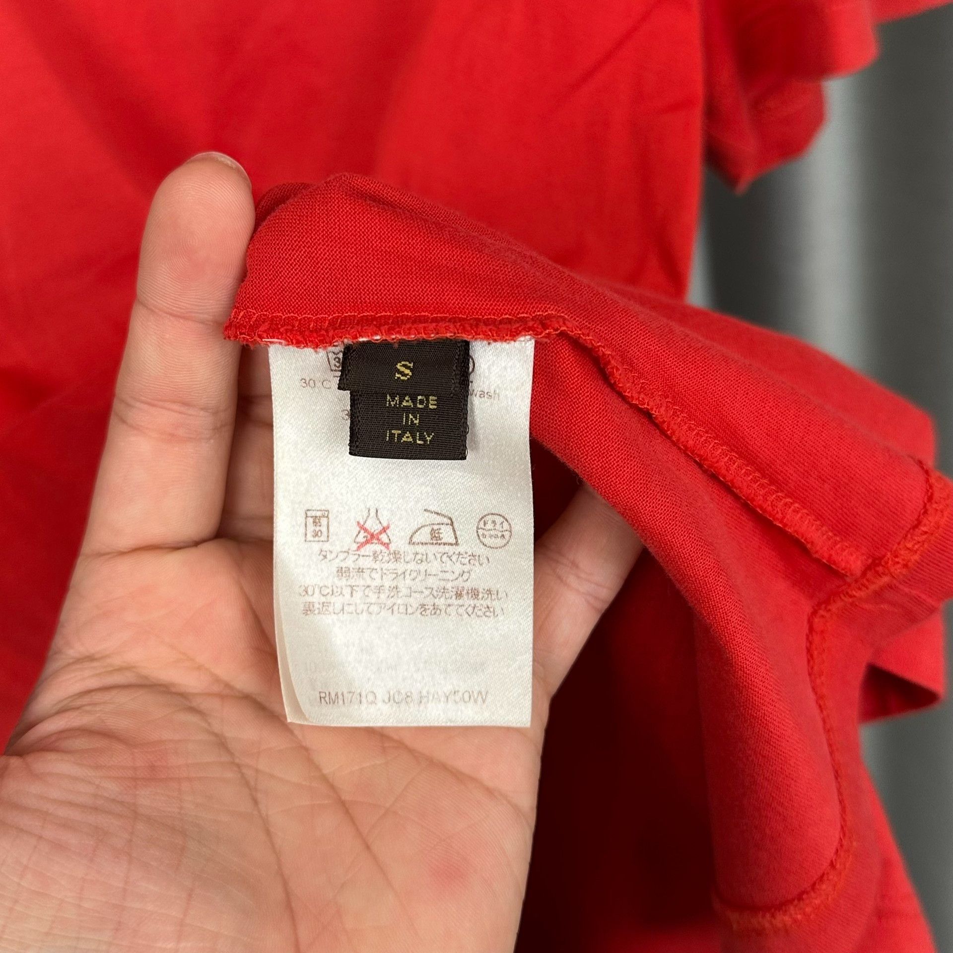 Louis Vuitton Louis Vuitton Red Logo Embroidery T-Shirt S Size US S / EU 44-46 / 1 - 7 Thumbnail