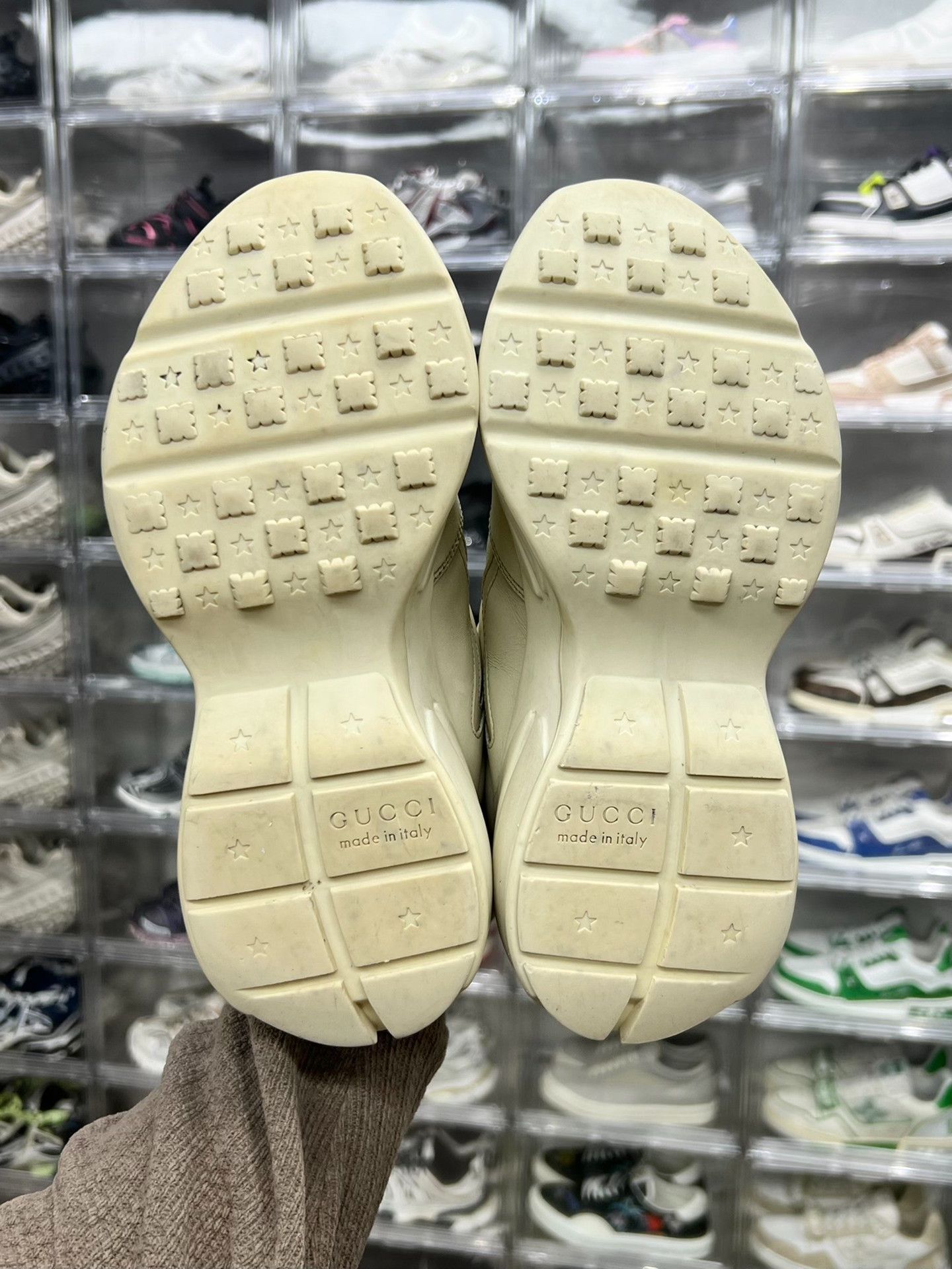 Gucci Gucci Retro White Lowtop Sneakers us_7 Women Size US 7 / IT 37 - 8 Thumbnail
