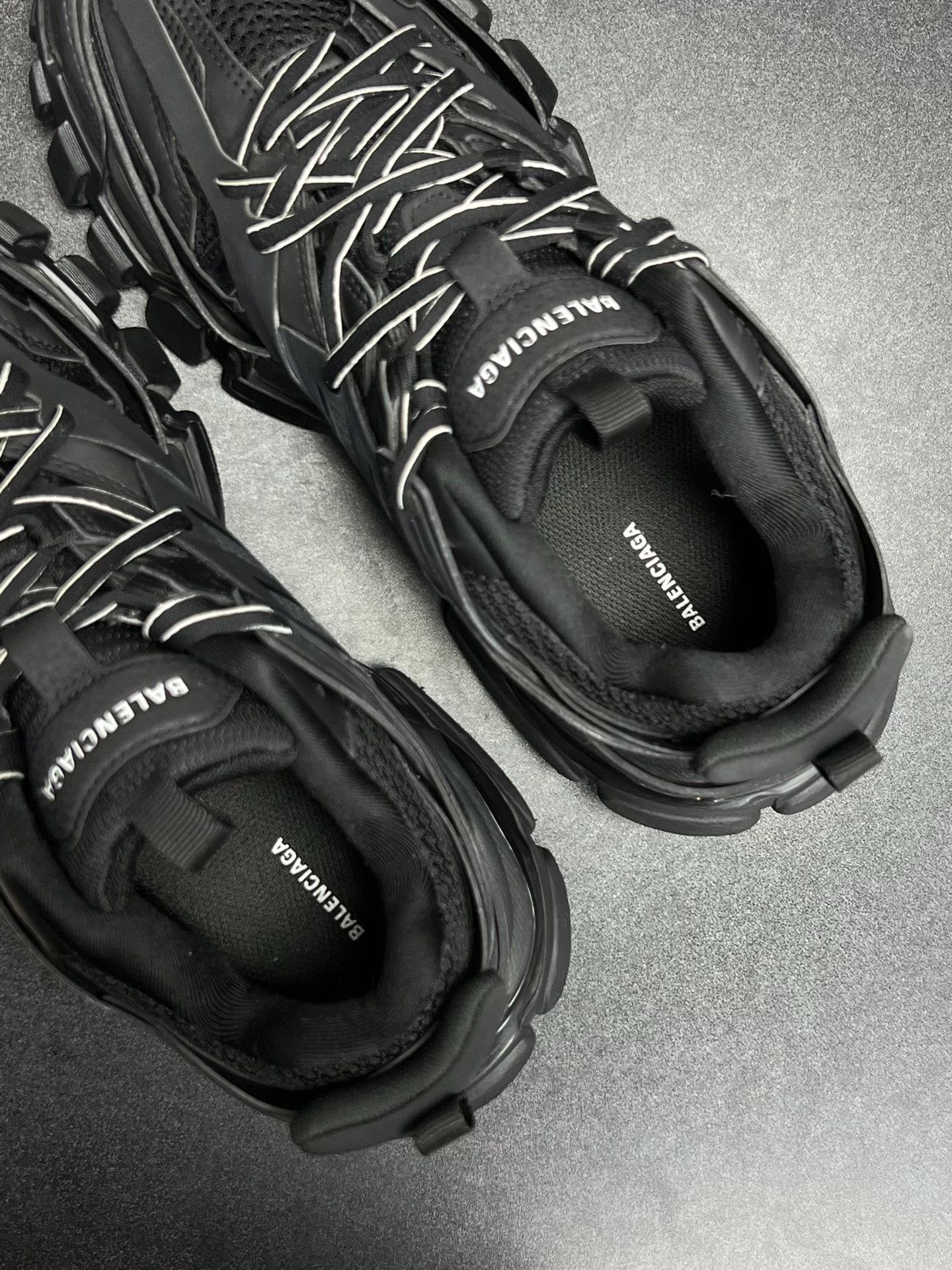 Balenciaga Balenciaga Black Lowtop Sneakers 8 Men Size US 8 / EU 41 - 4 Thumbnail