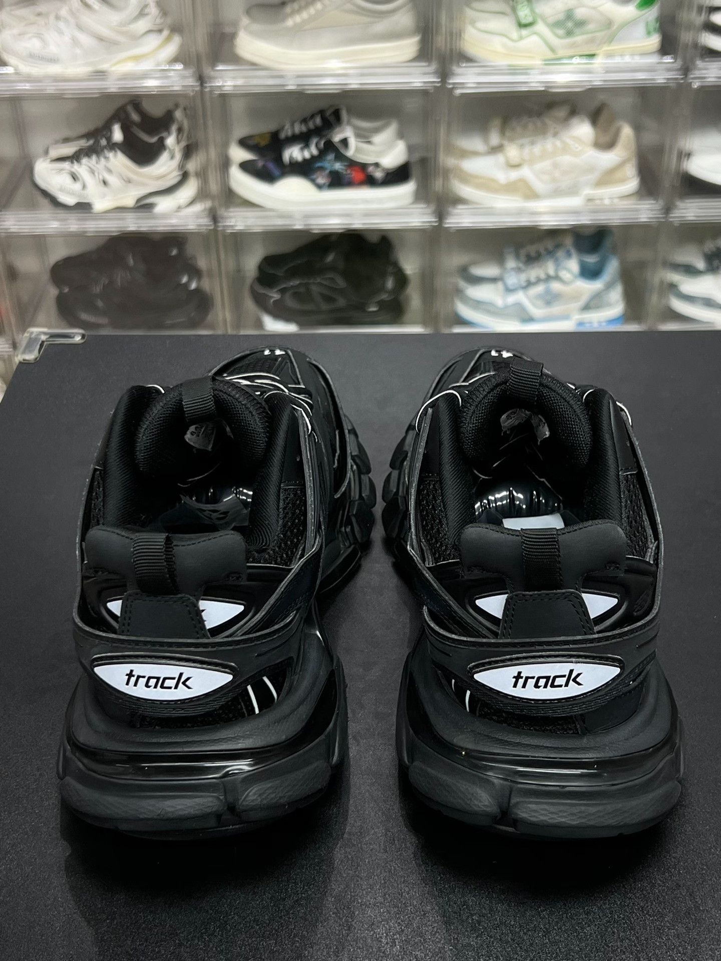 Balenciaga Balenciaga Black Lowtop Sneakers 8 Men Size US 8 / EU 41 - 7 Thumbnail