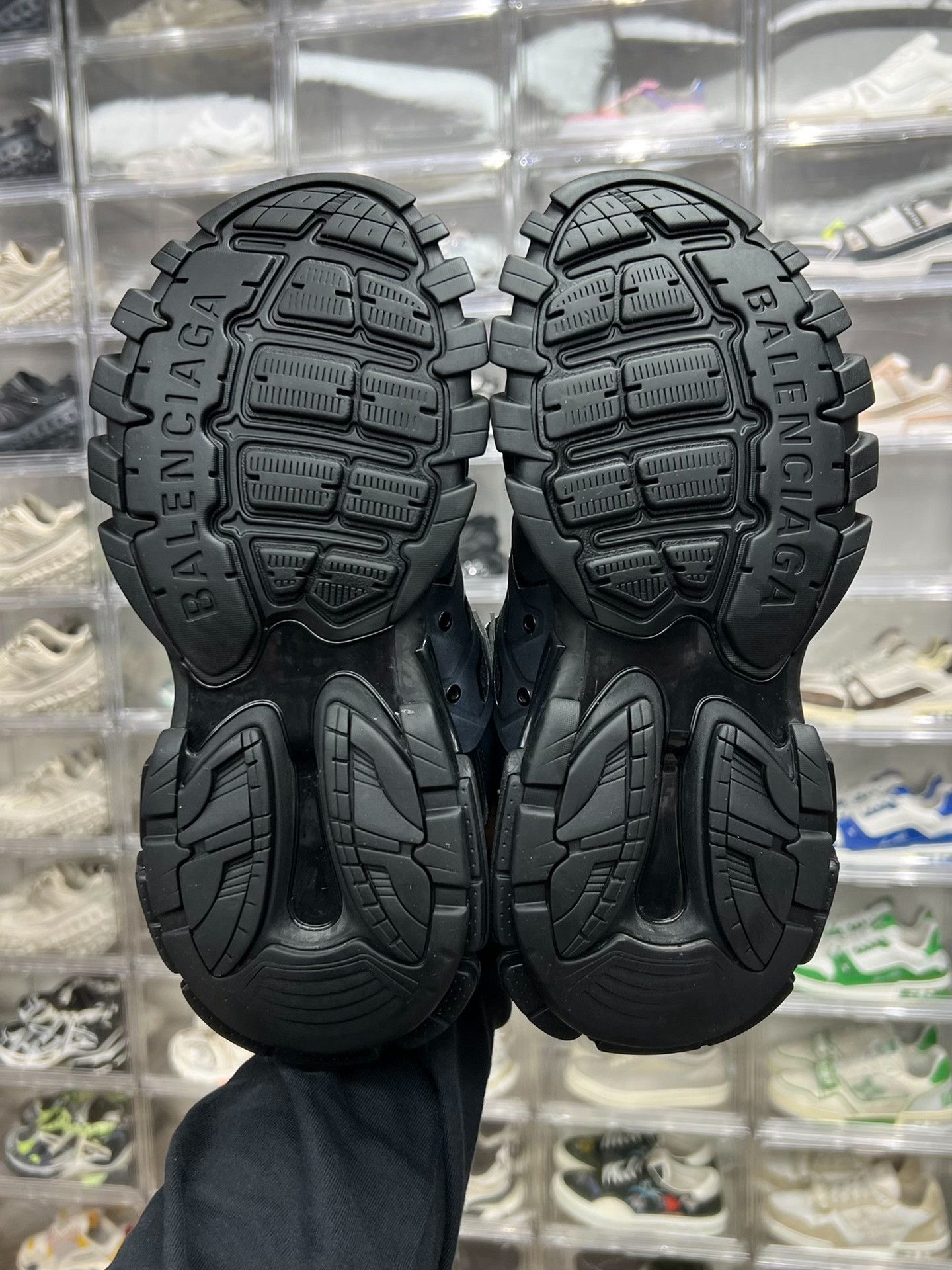 Balenciaga Balenciaga Black Lowtop Sneakers 8 Men Size US 8 / EU 41 - 8 Thumbnail