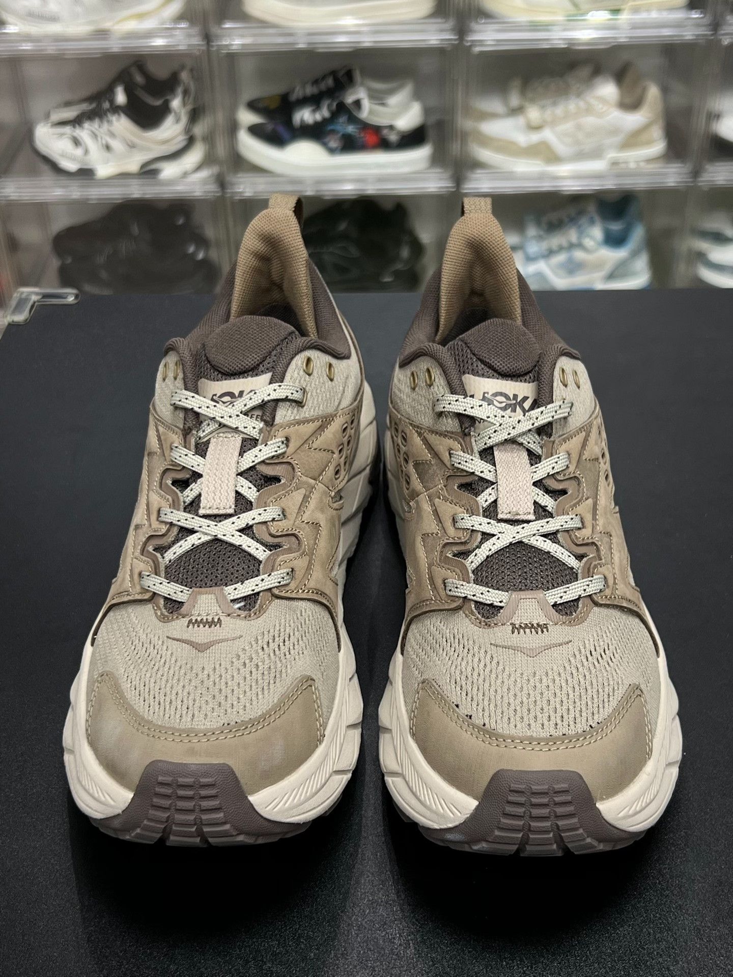 Hoka Hoka Running Beige Lowtop Sneakers 9 Men Size US 9 / EU 42 - 2 Thumbnail