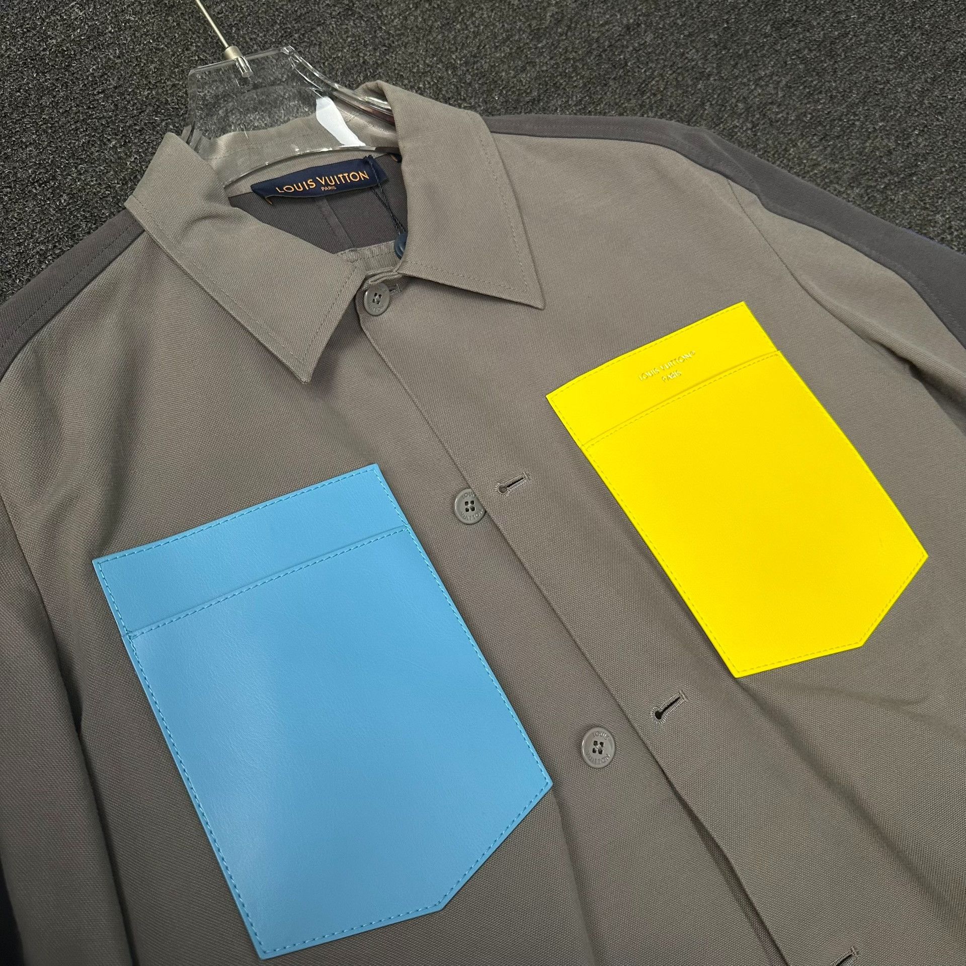 Louis Vuitton Louis Vuitton Multi-Pocket Shirt US S Size US S / EU 44-46 / 1 - 4 Thumbnail