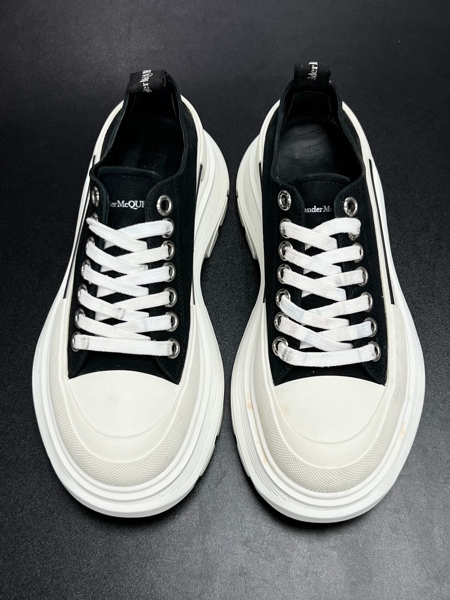 Alexander McQueen Alexander McQueen Black Lowtop Sneakers us_6-5 Women Size US 6.5 / IT 36.5 - 3 Thumbnail