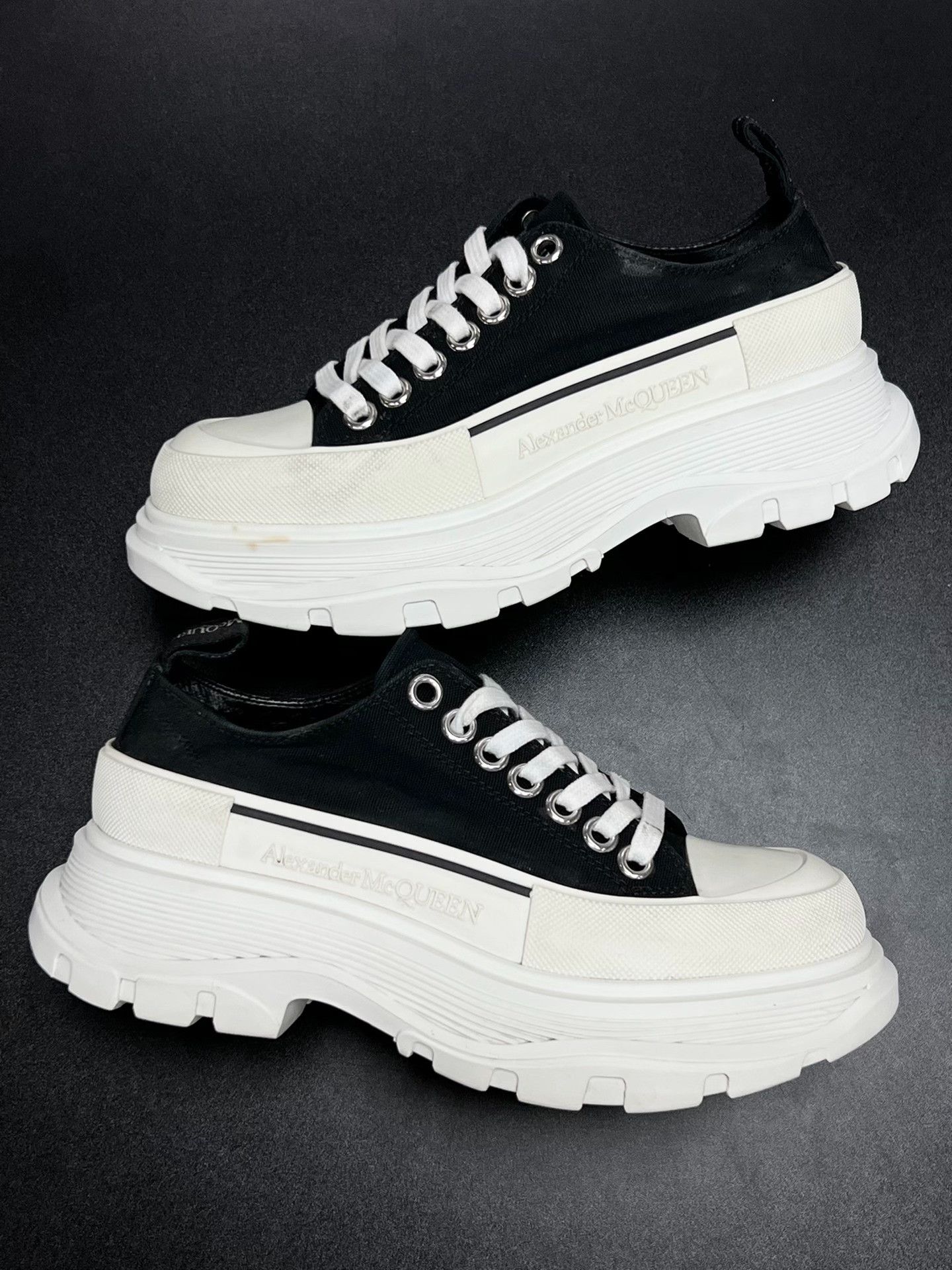 Alexander McQueen Alexander McQueen Black Lowtop Sneakers us_6-5 Women Size US 6.5 / IT 36.5 - 5 Thumbnail