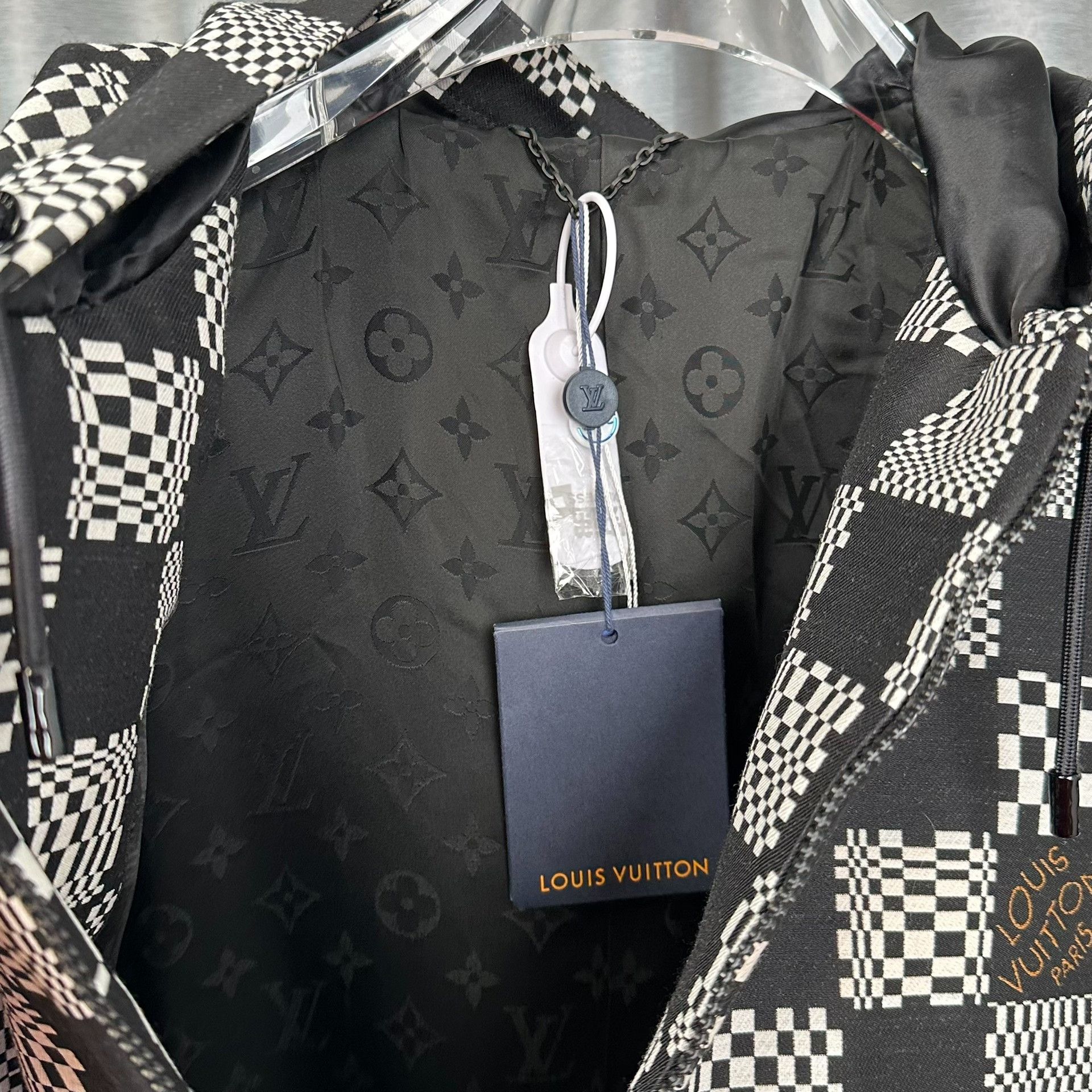 Louis Vuitton Louis Vuitton Damier Checkerboard Hooded Jacket 52 Size US L / EU 52-54 / 3 - 5 Thumbnail
