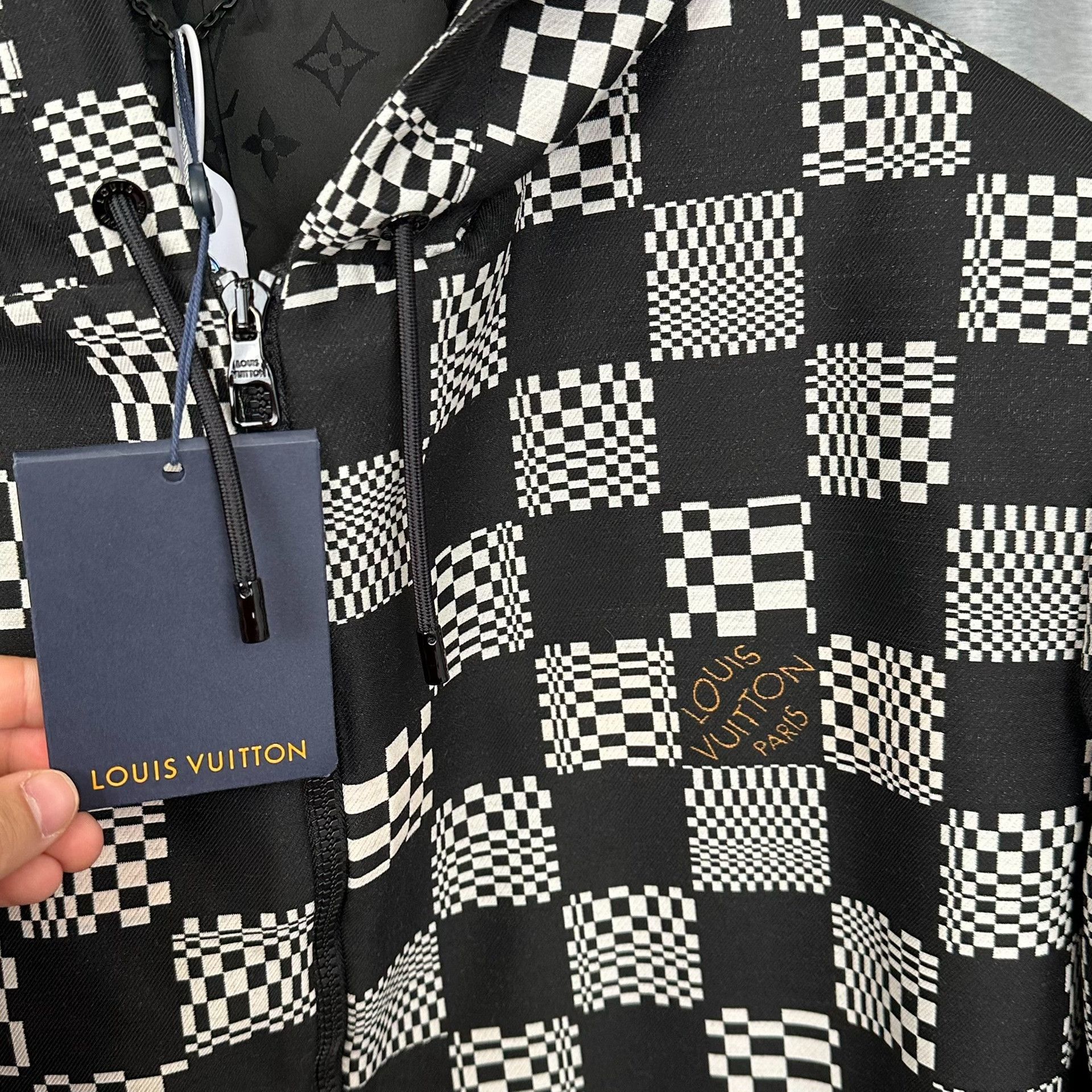 Louis Vuitton Louis Vuitton Damier Checkerboard Hooded Jacket 52 Size US L / EU 52-54 / 3 - 4 Thumbnail