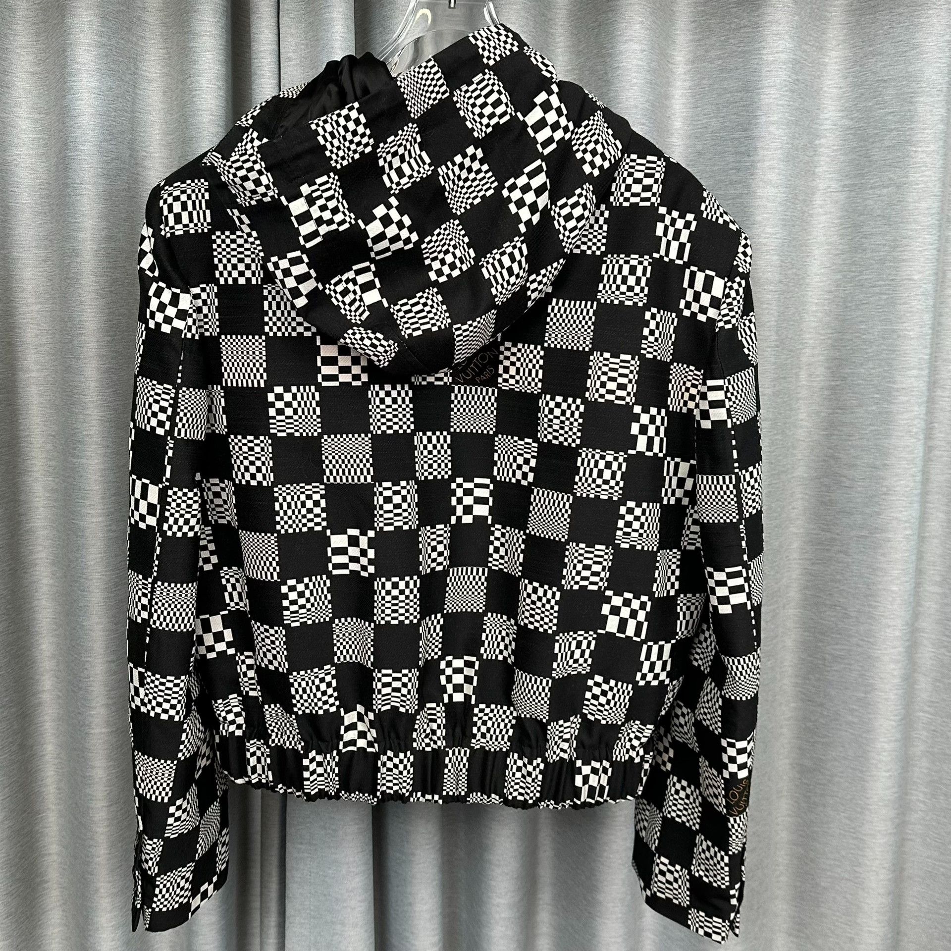 Louis Vuitton Louis Vuitton Damier Checkerboard Hooded Jacket 52 Size US L / EU 52-54 / 3 - 3 Thumbnail