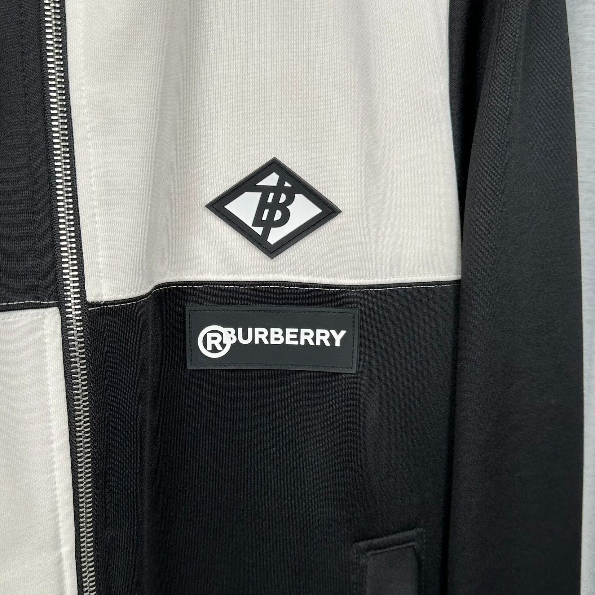 Burberry Burberry Colorblock TB Logo Zip Jacket Size S Size US S / EU 44-46 / 1 - 4 Thumbnail