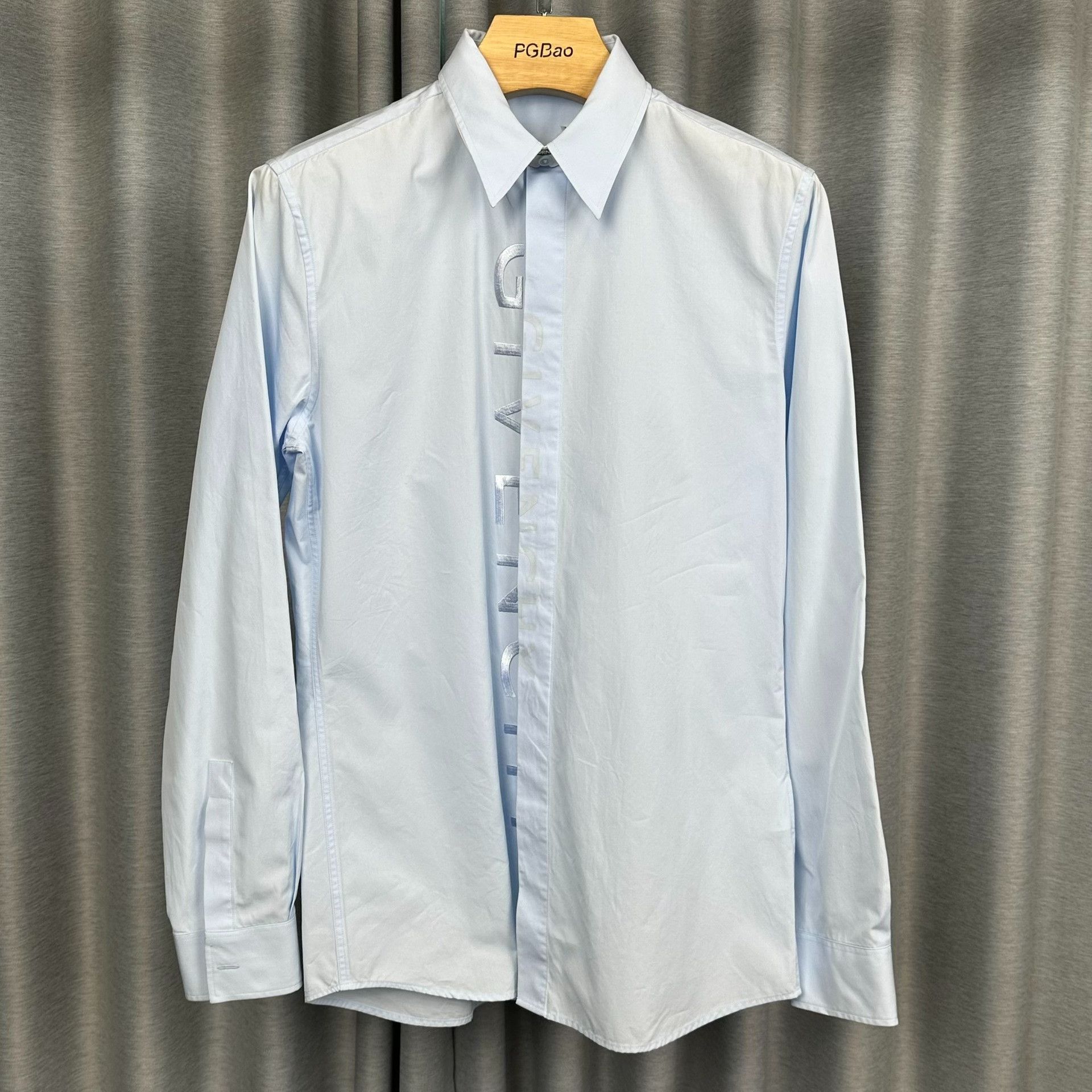 Givenchy Givenchy Embroidered Logo Light Blue Shirt Size US M Size US M / EU 48-50 / 2 - 3 Thumbnail