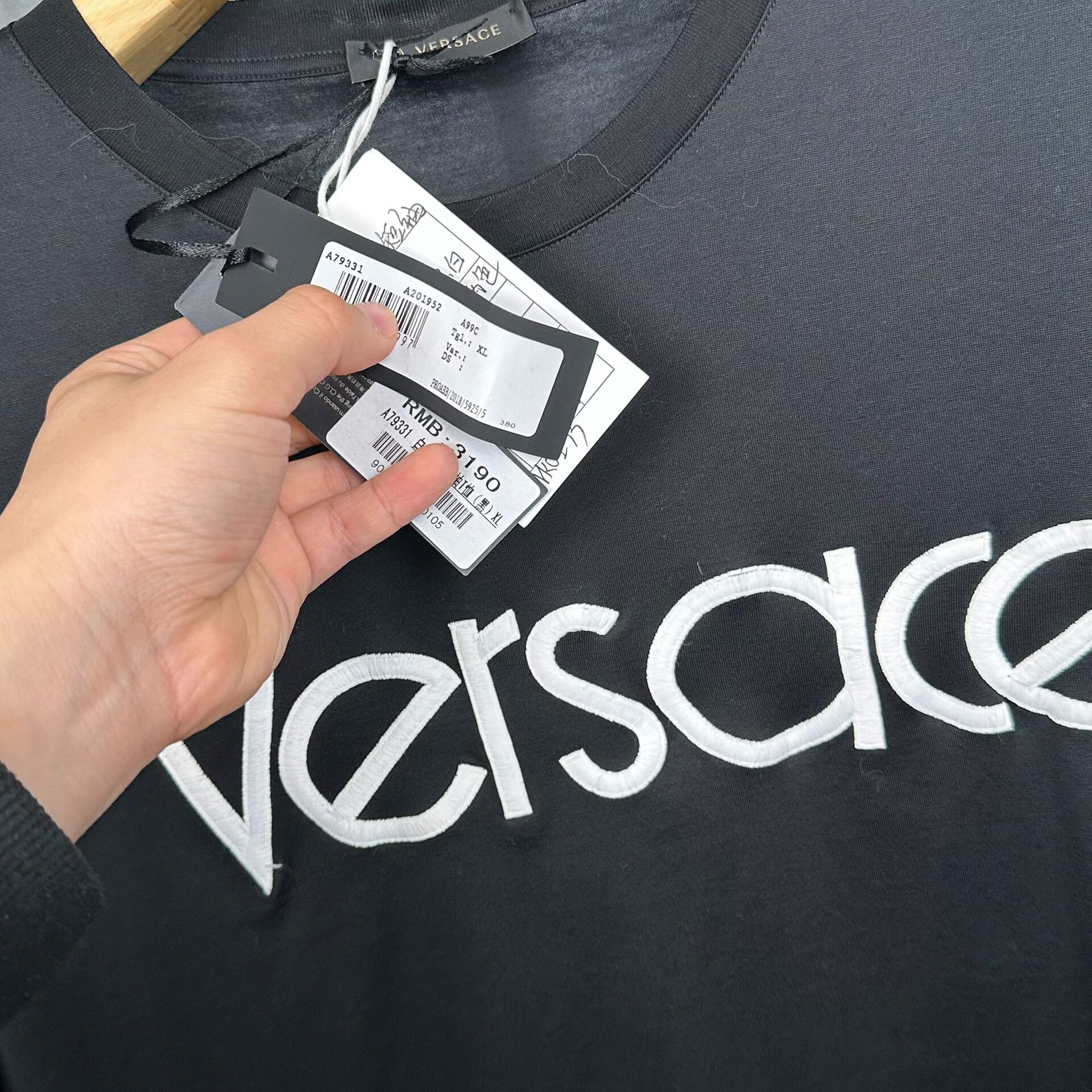 Versace Versace Embroidered Logo T-Shirt XL Size US XL / EU 56 / 4 - 5 Thumbnail